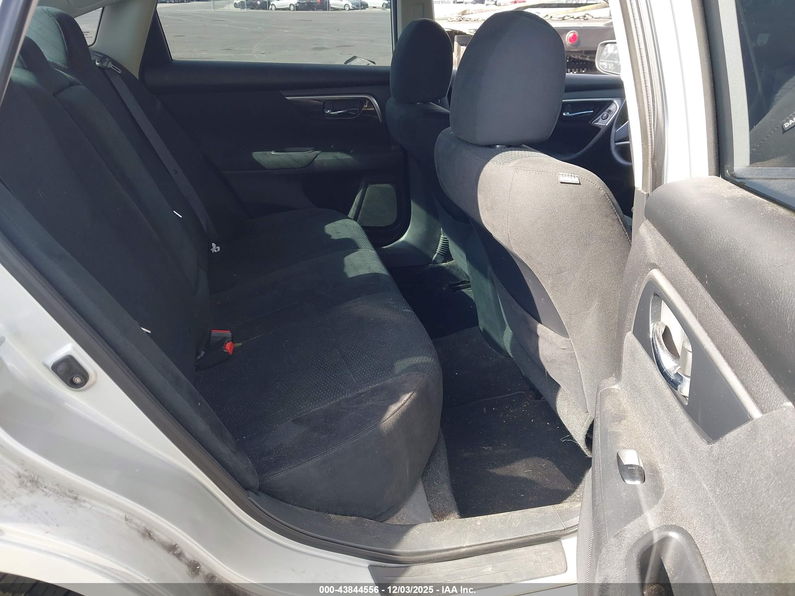 NISSAN ALTIMA image 8