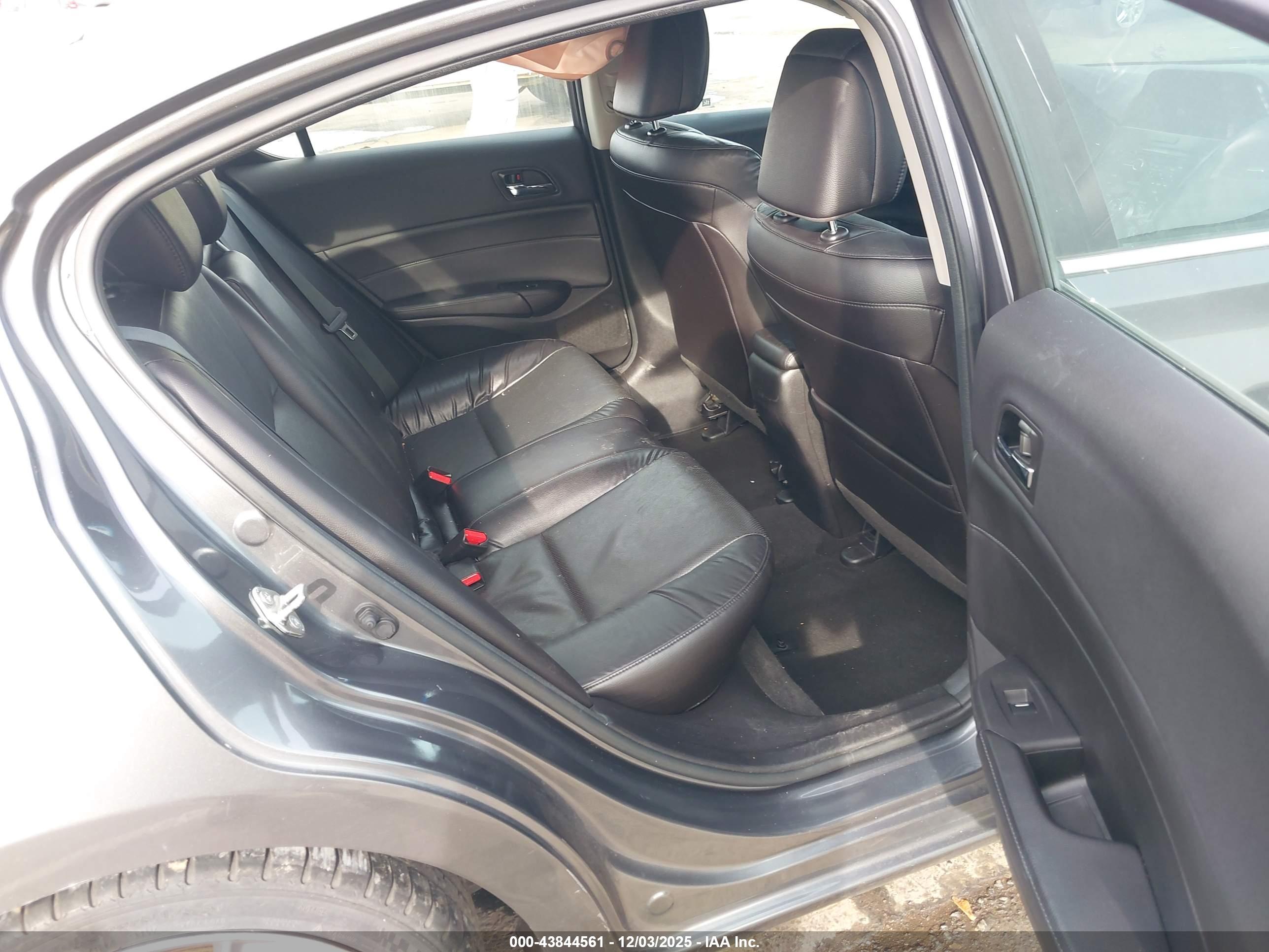 ACURA ILX image 8