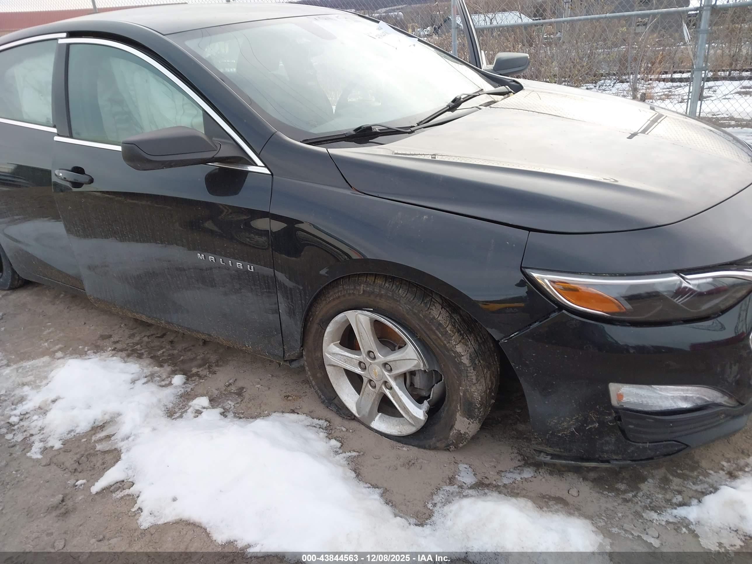 CHEVROLET MALIBU image 6