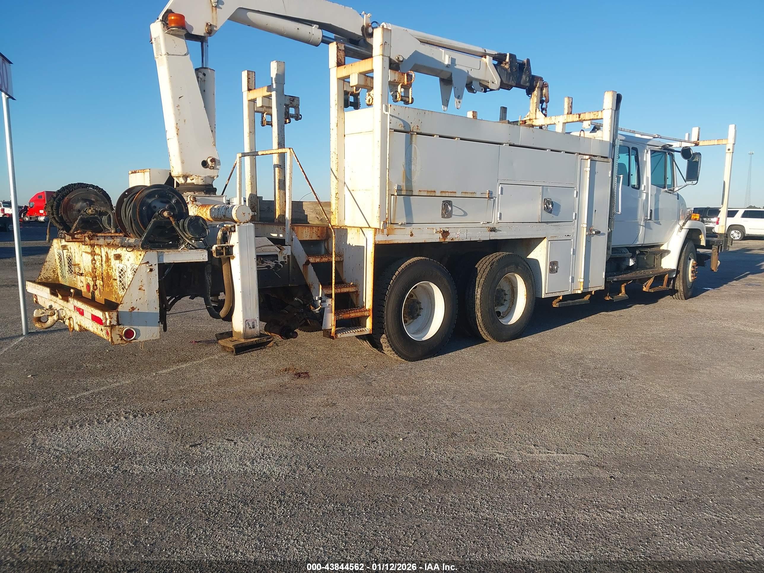 FREIGHTLINER MEDIUM image 4