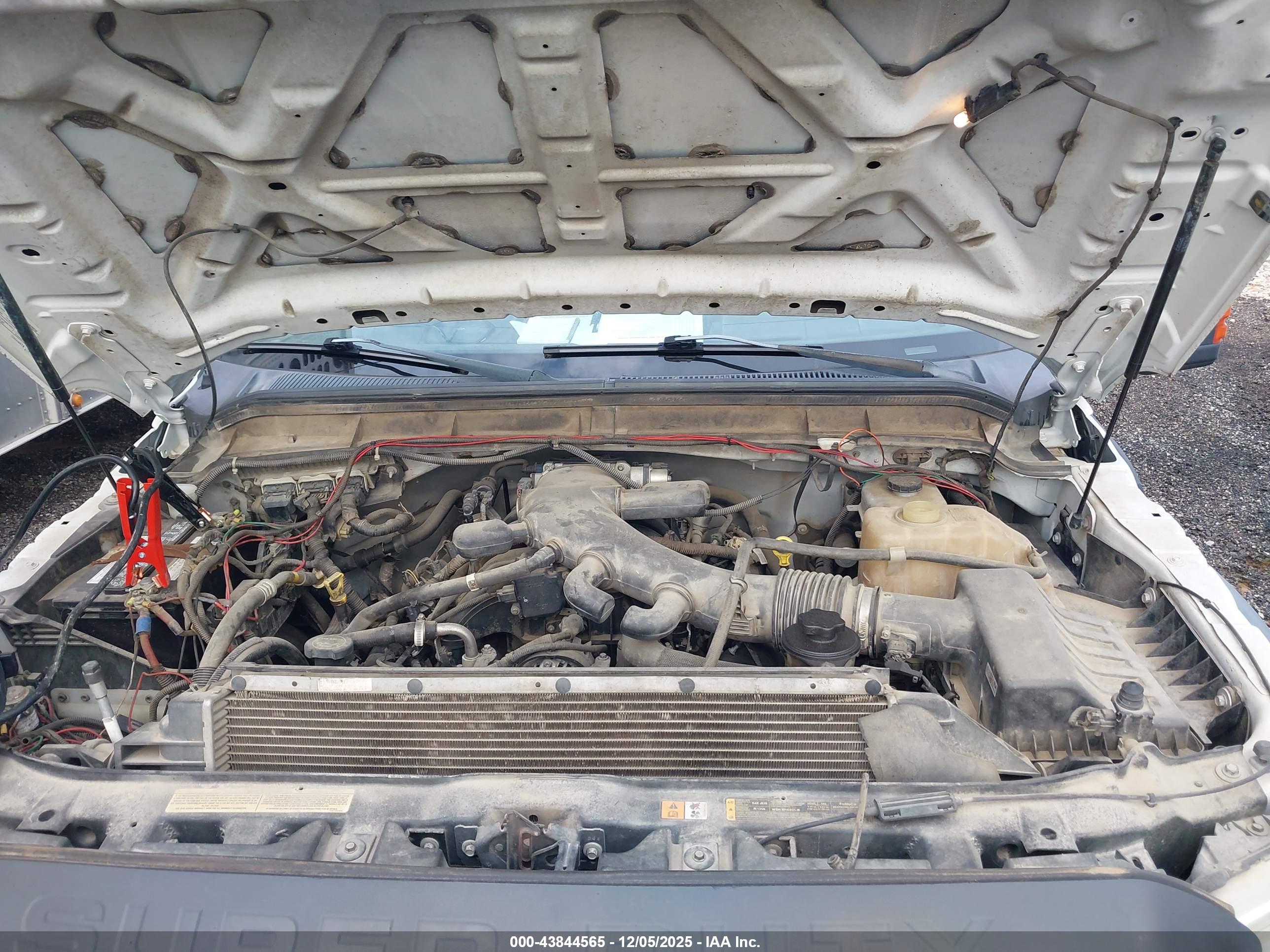 FORD F-550 image 10