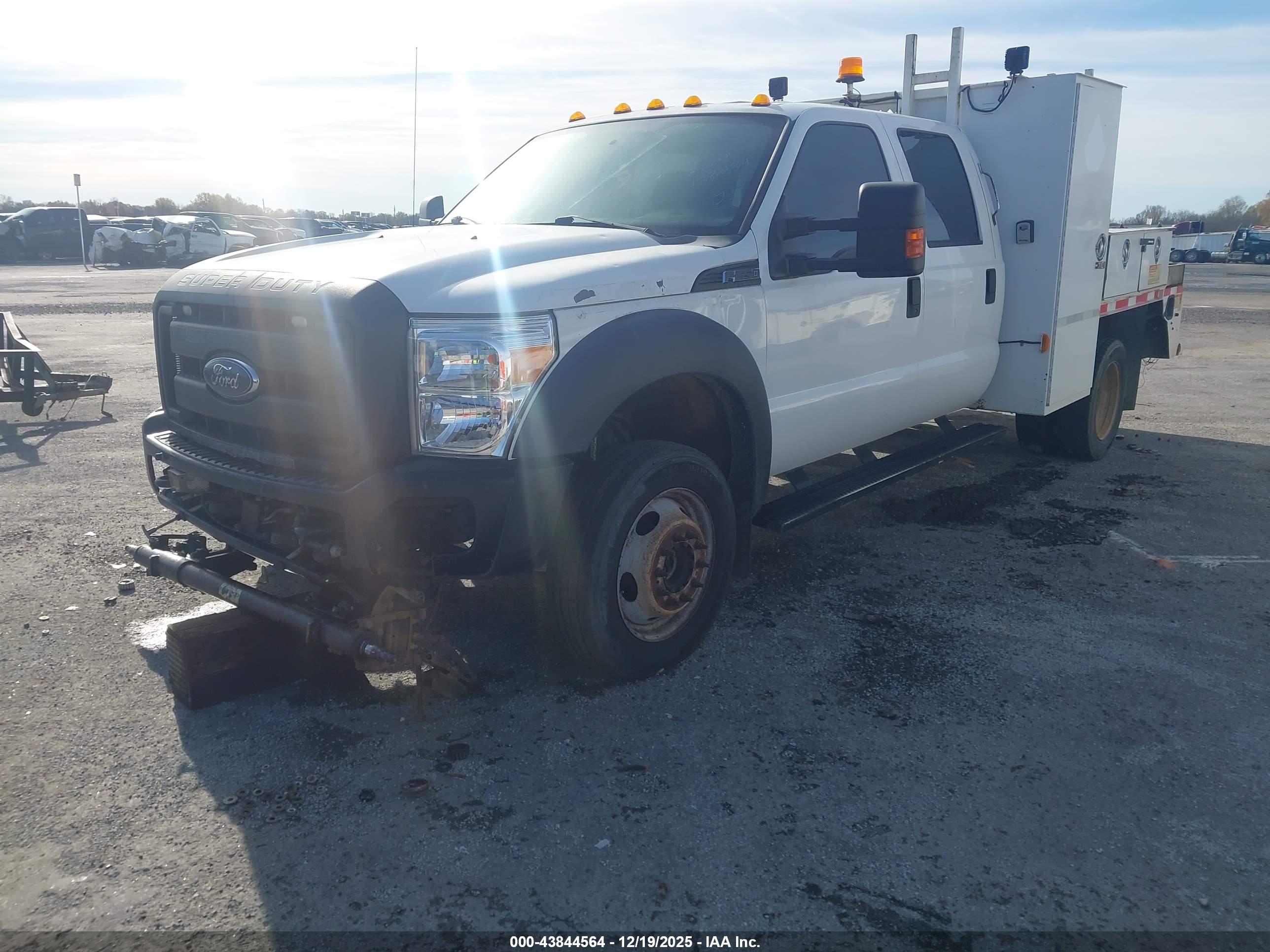 FORD F-550 image 2