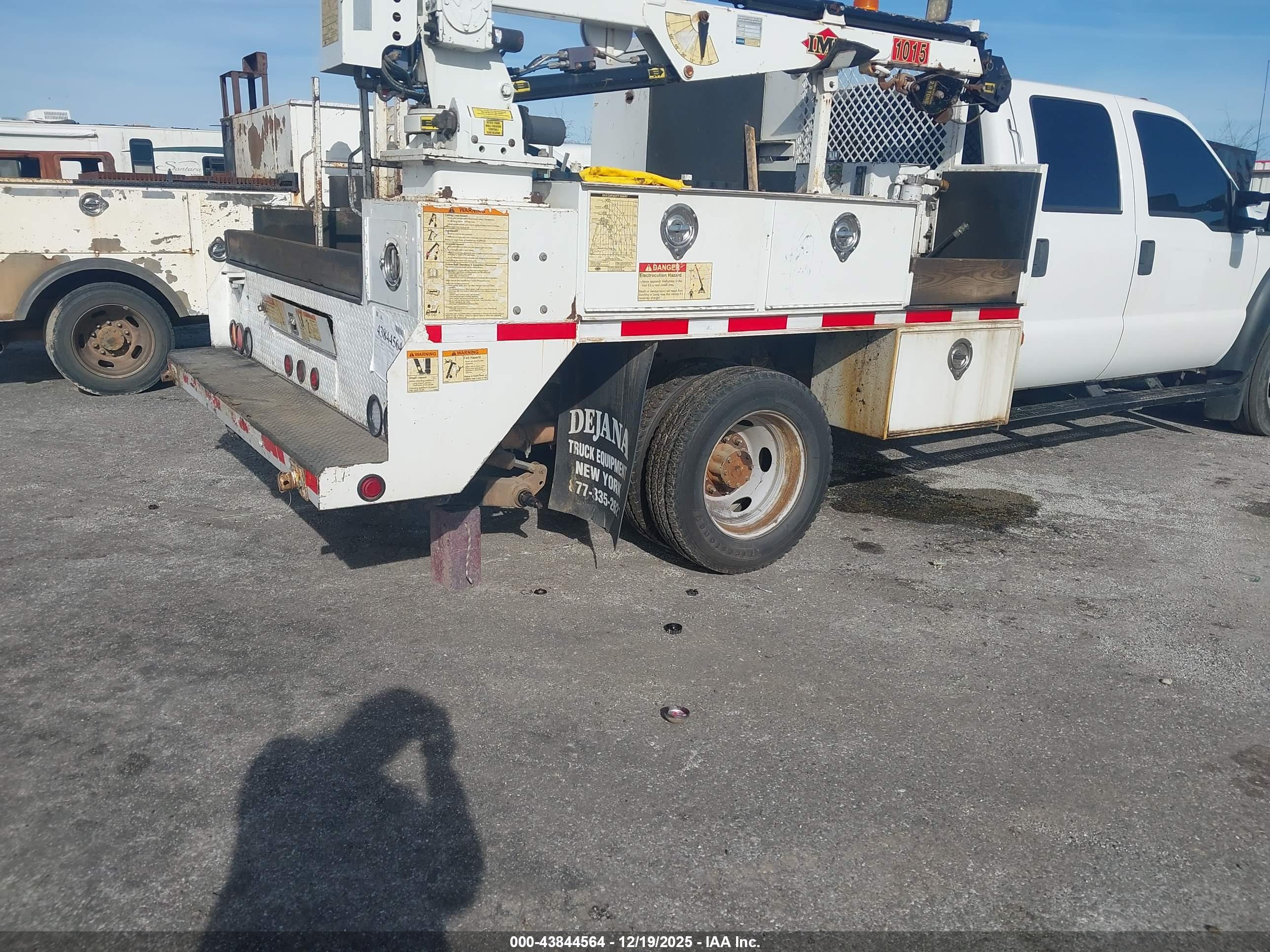 FORD F-550 image 4