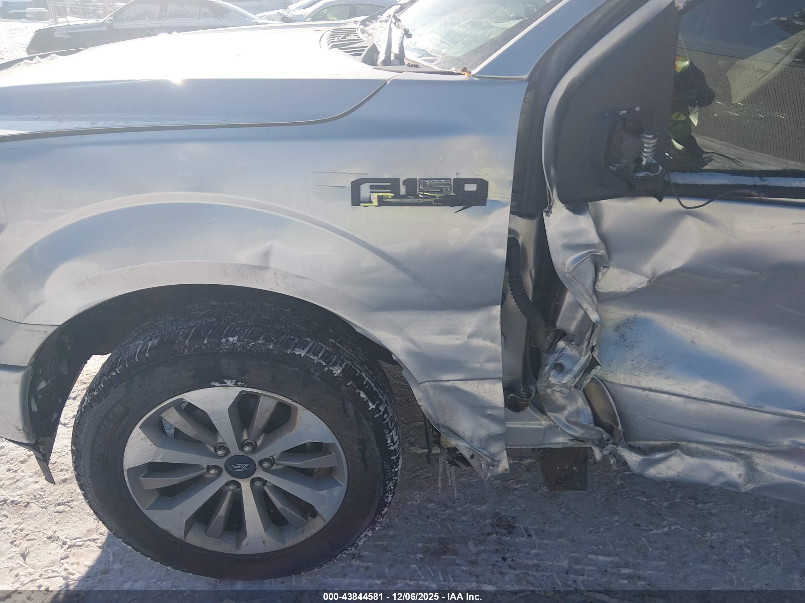 FORD F-150 image 6