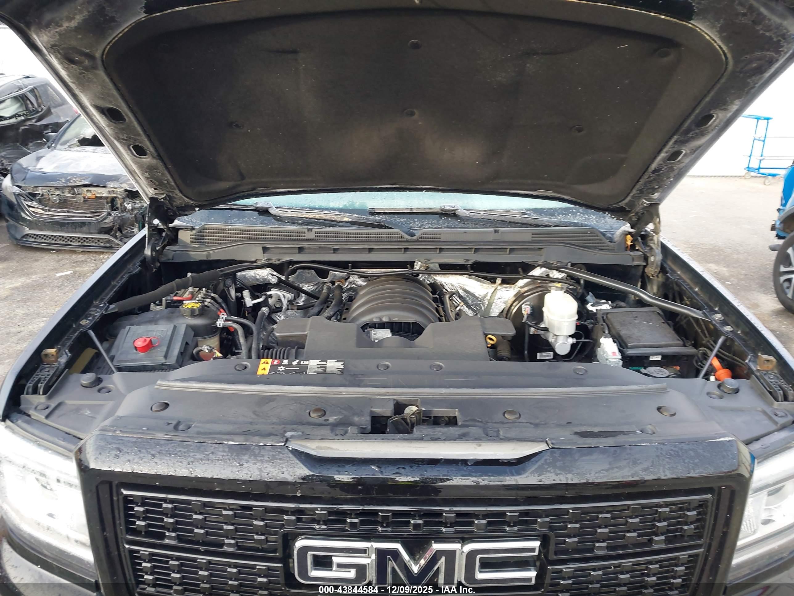 GMC SIERRA image 10
