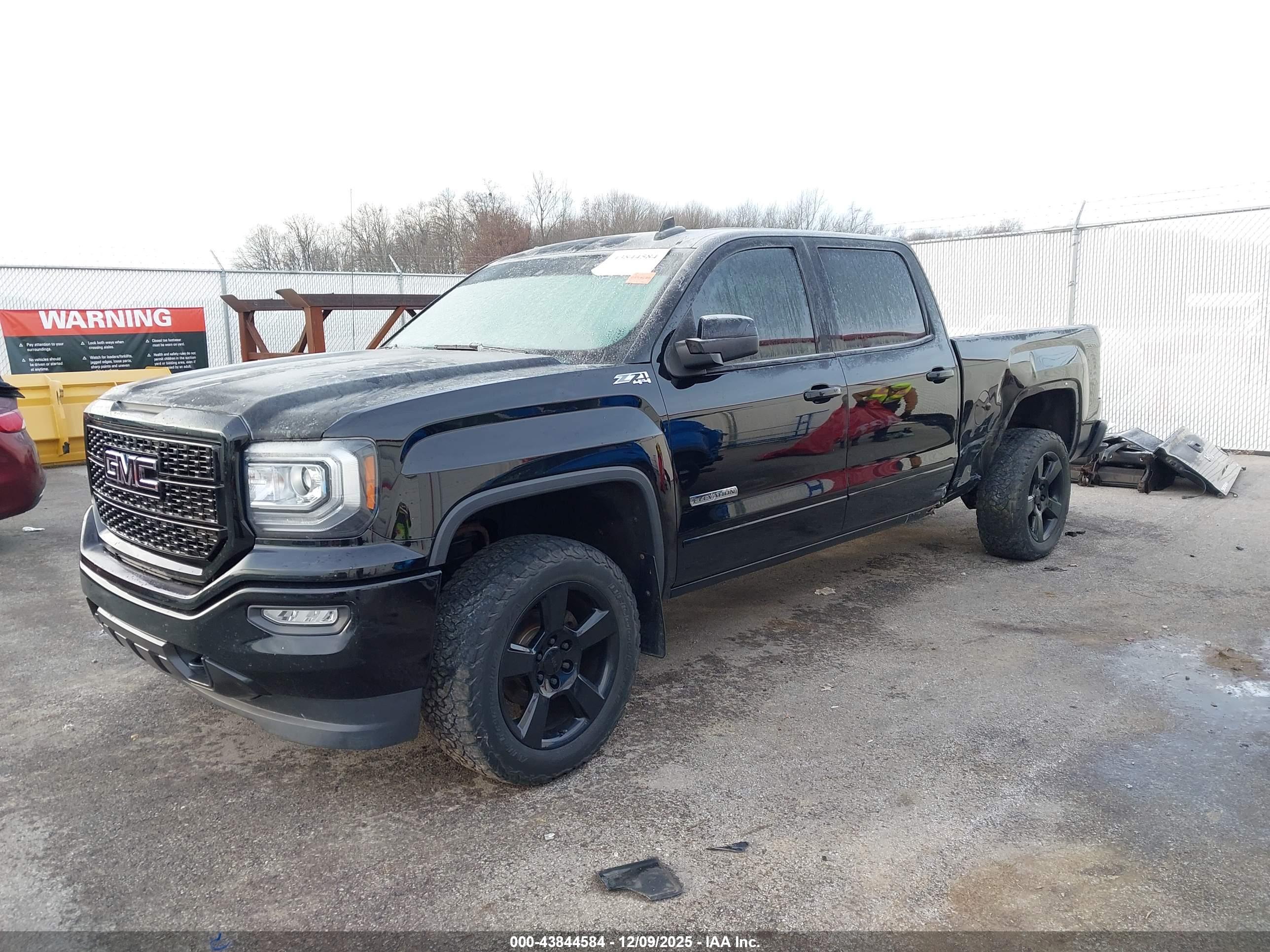 GMC SIERRA image 2