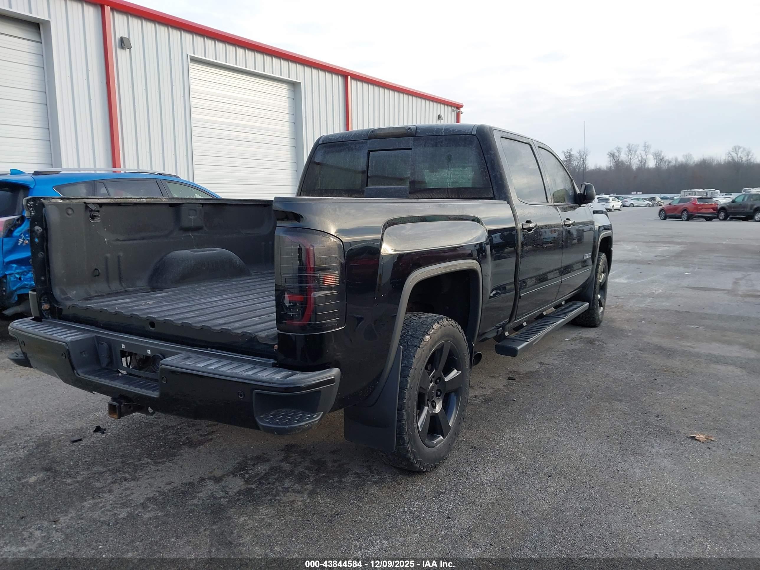 GMC SIERRA image 4