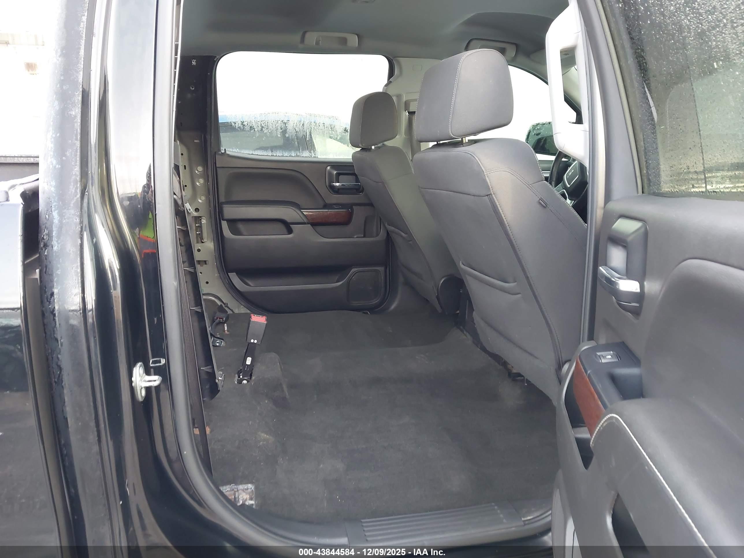 GMC SIERRA image 8
