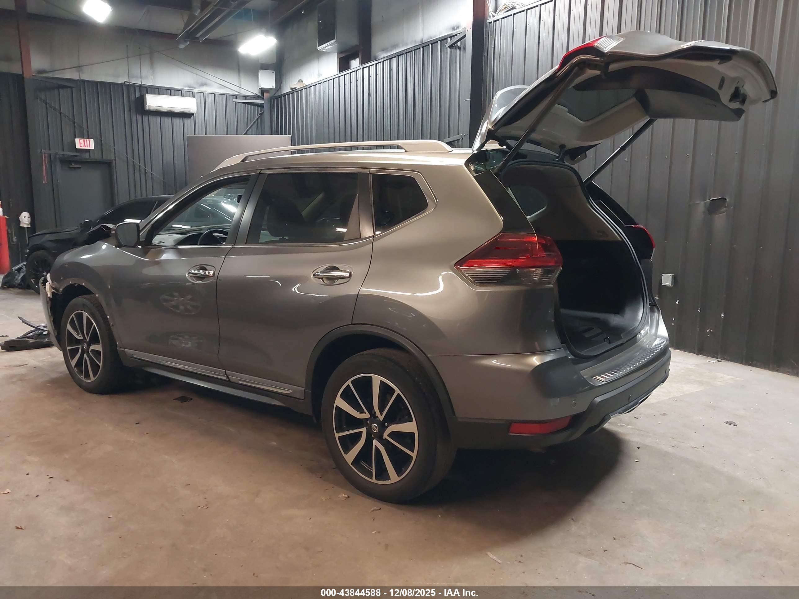 NISSAN ROGUE image 3