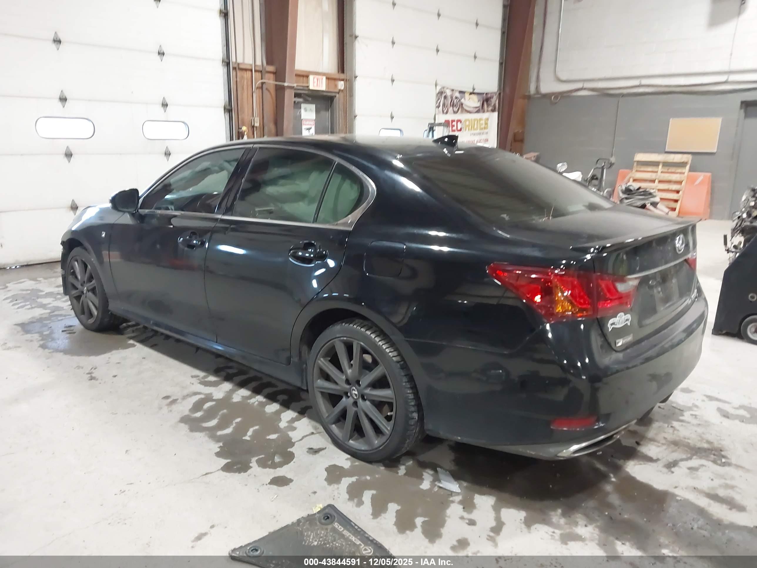 LEXUS GS image 3