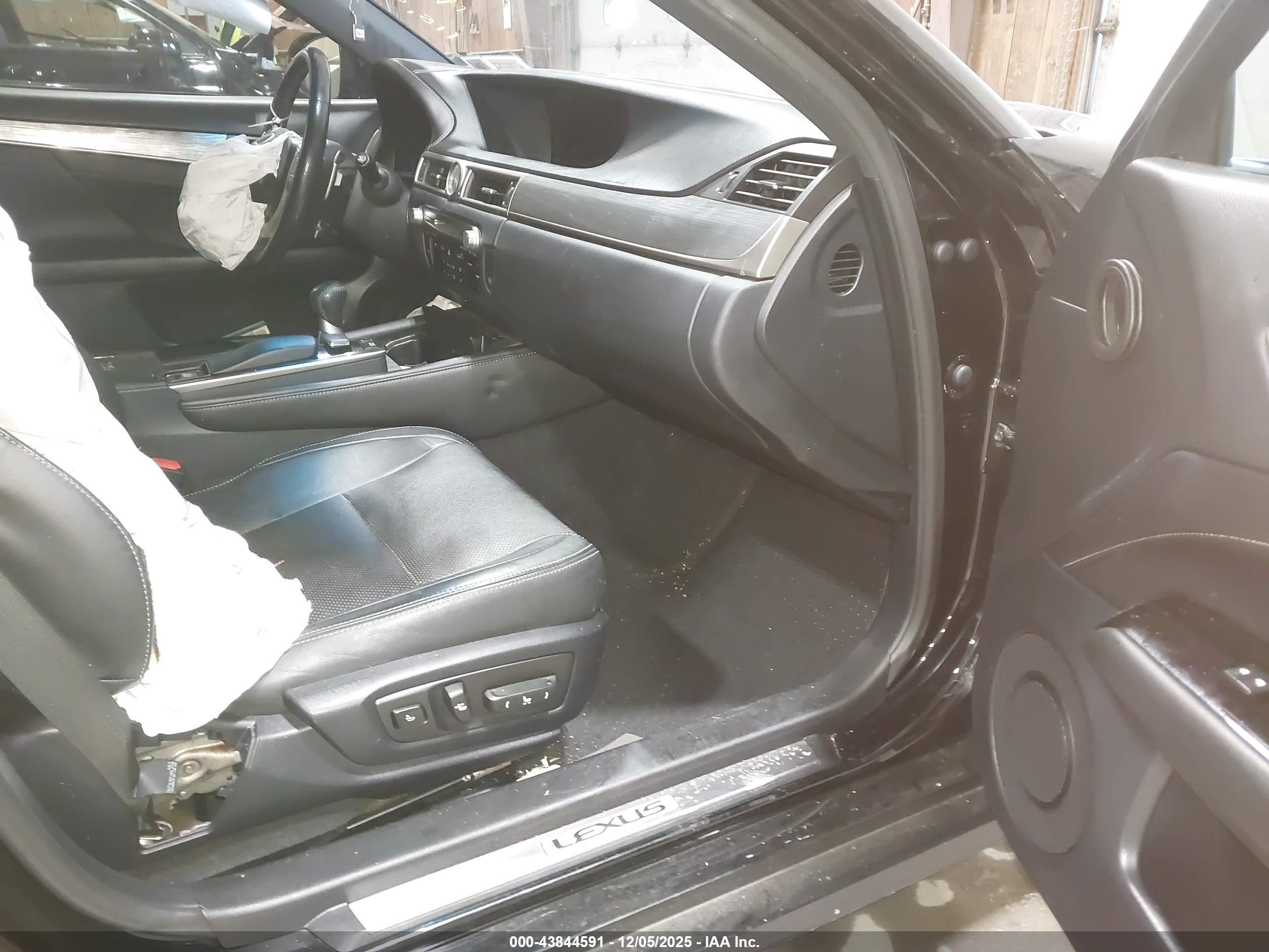 LEXUS GS image 5