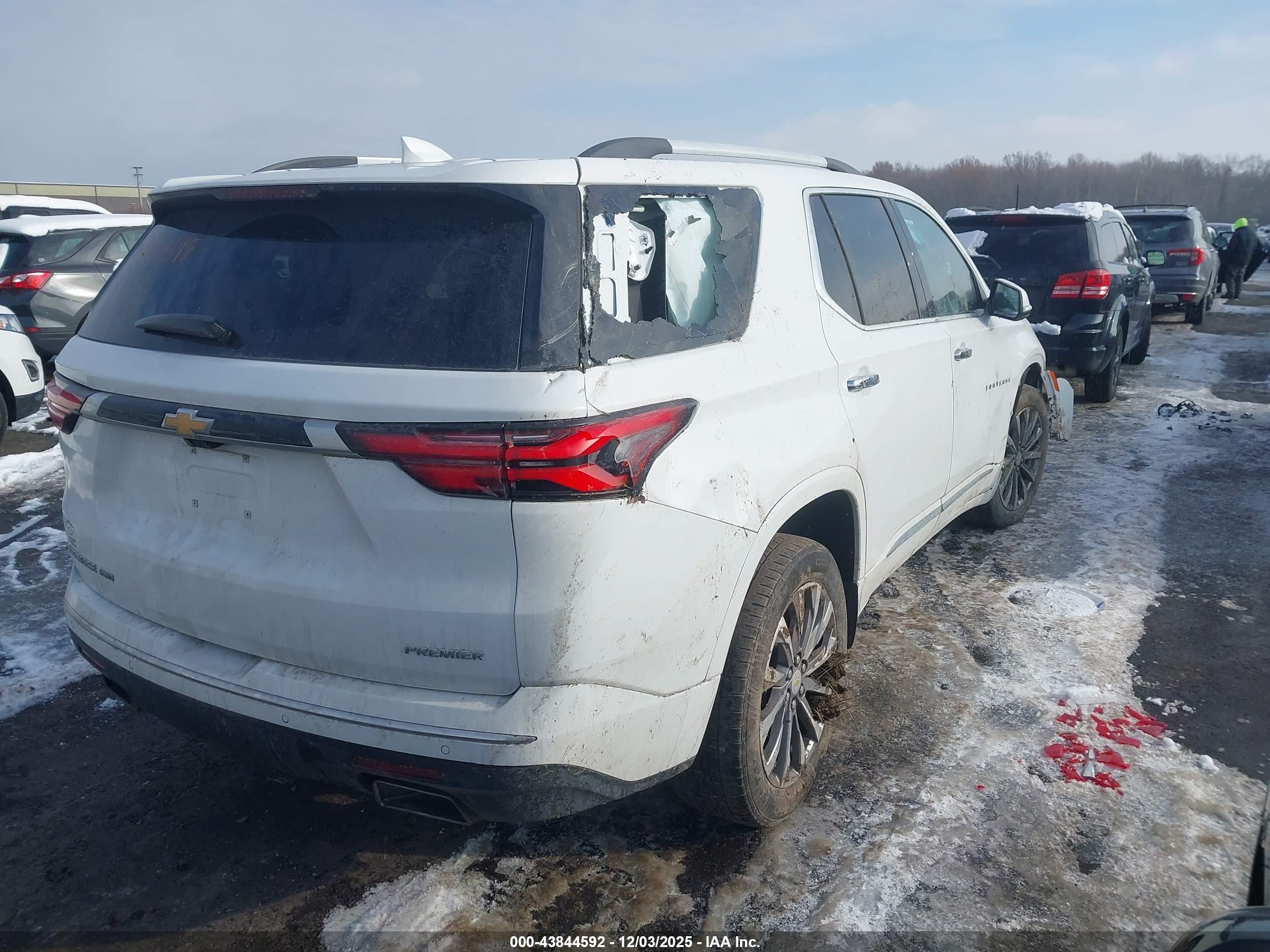 CHEVROLET TRAVERSE image 4
