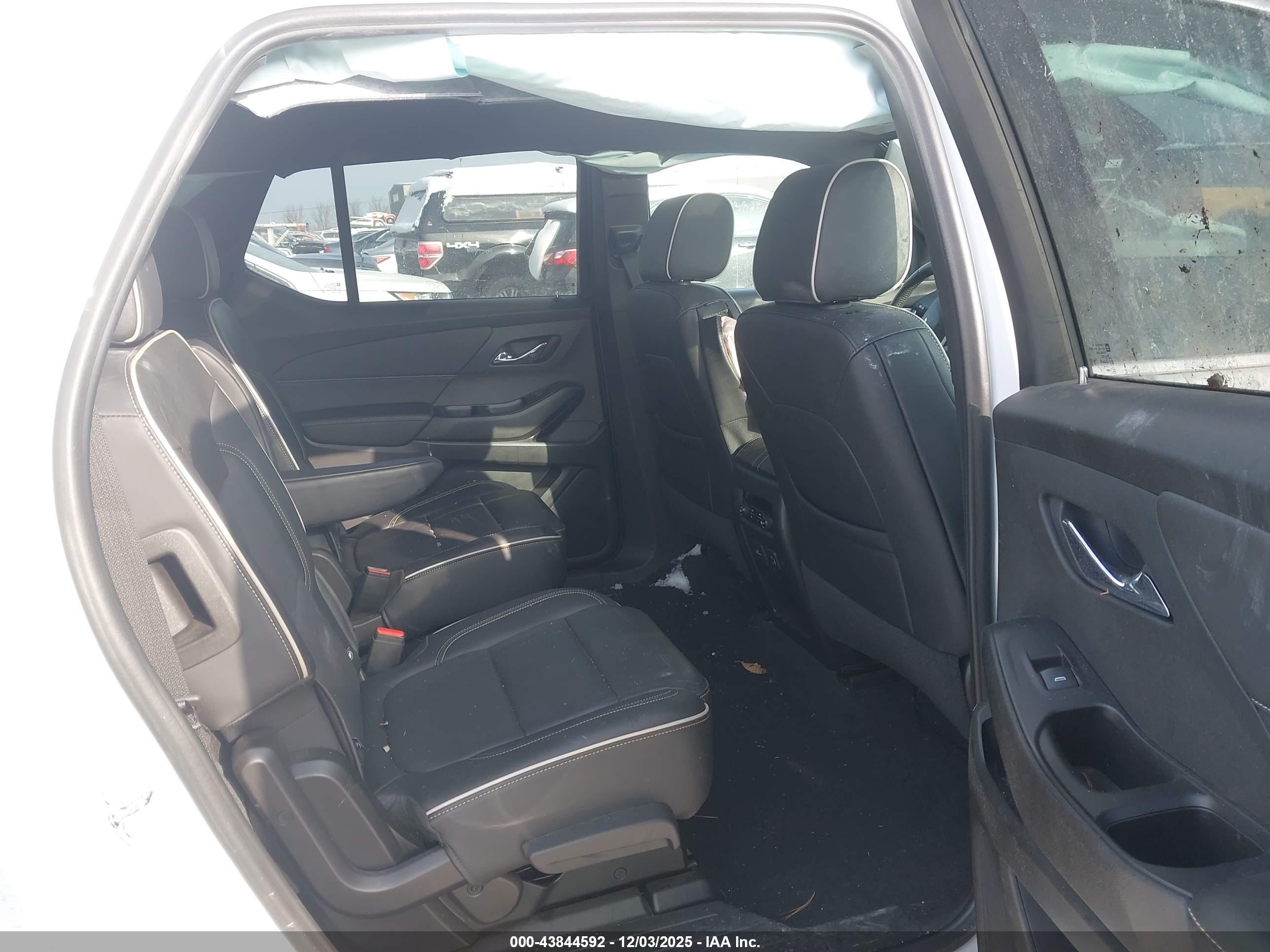 CHEVROLET TRAVERSE image 8