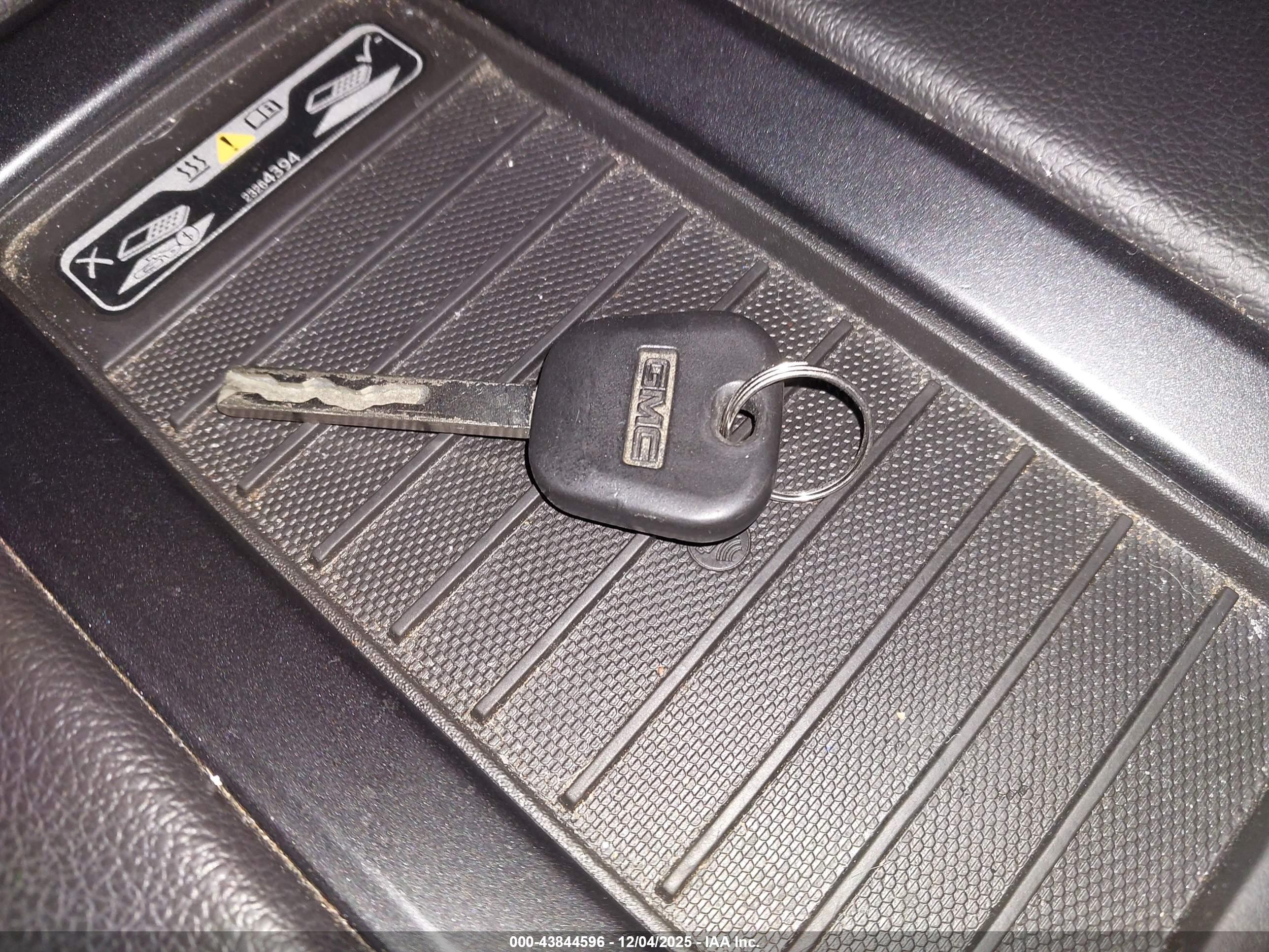 GMC SIERRA image 11