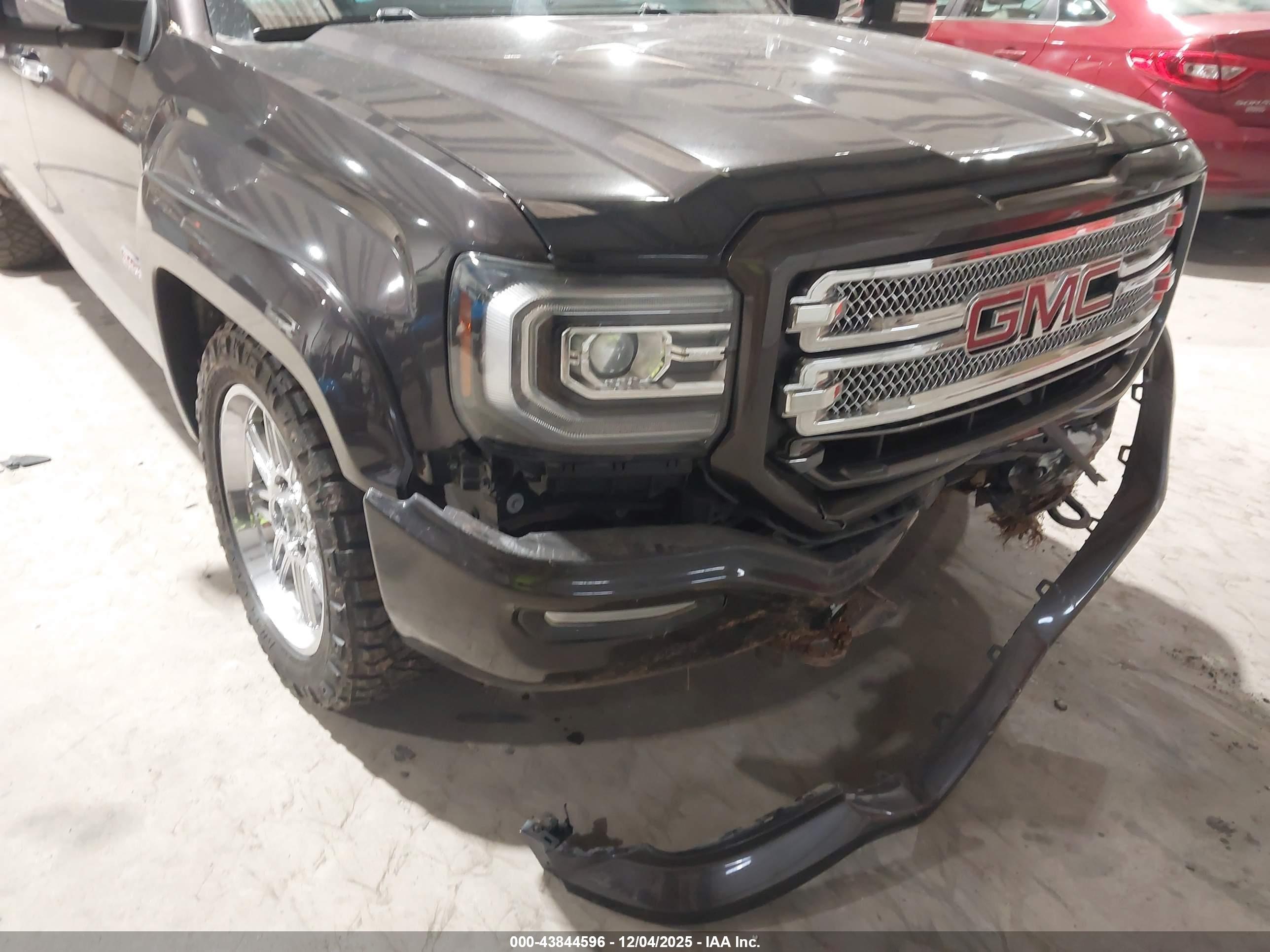 GMC SIERRA image 6