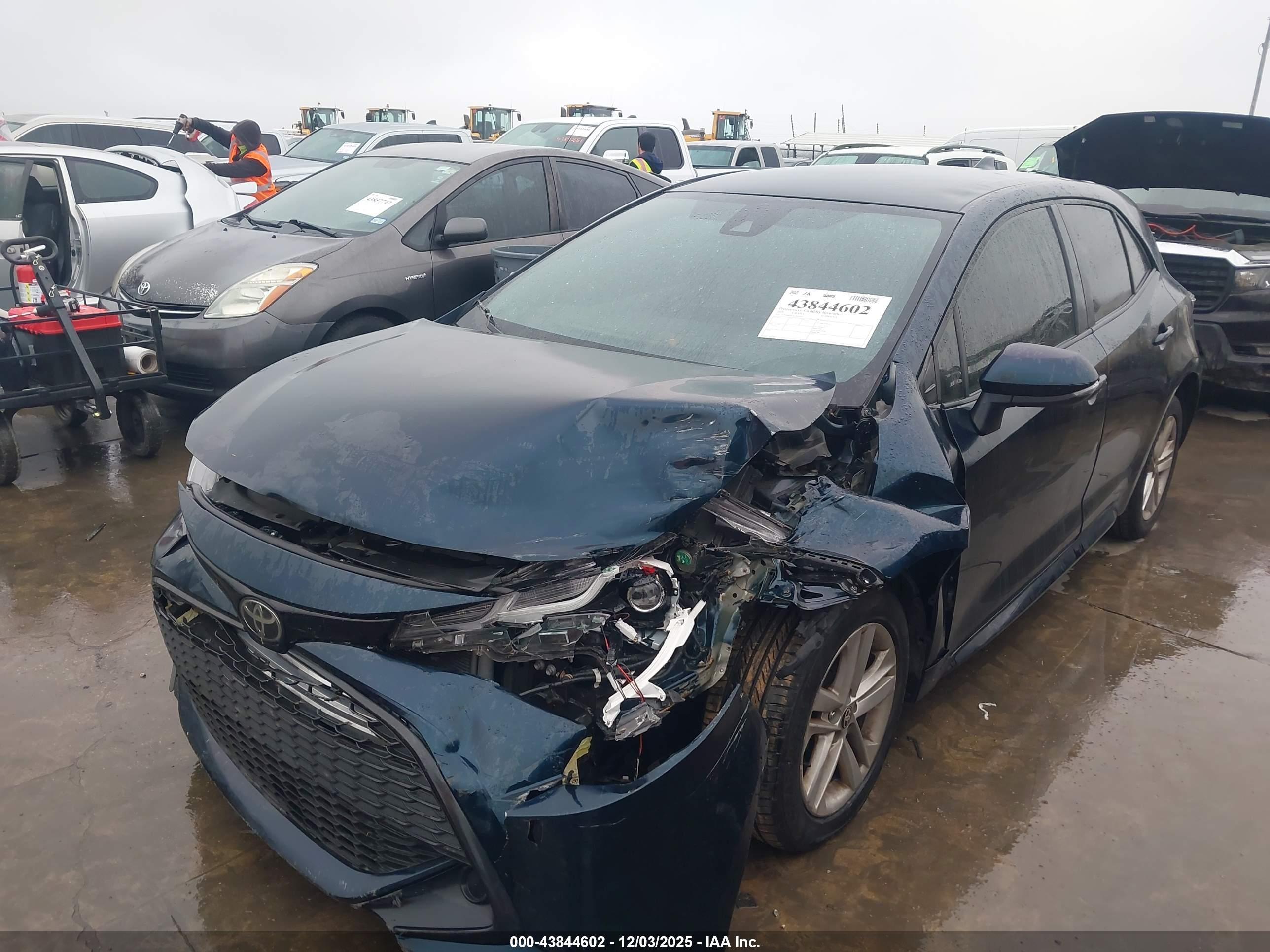 TOYOTA COROLLA image 2