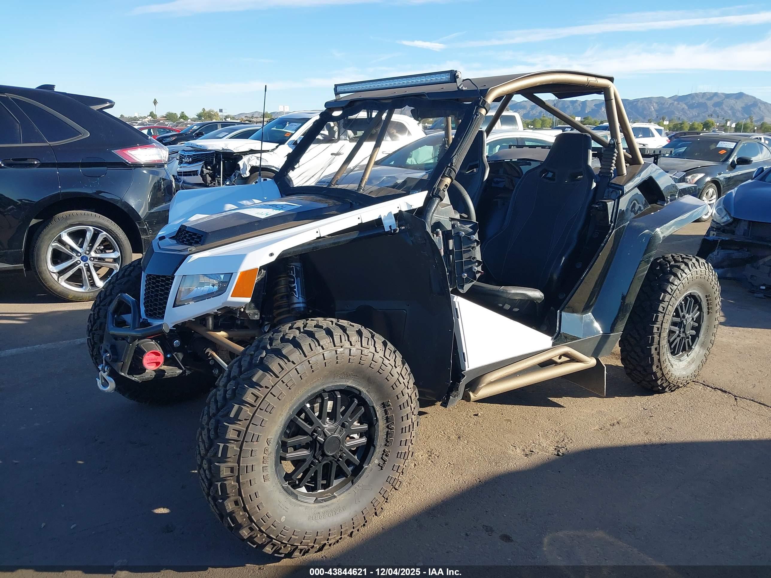 ARCTIC CAT image 2