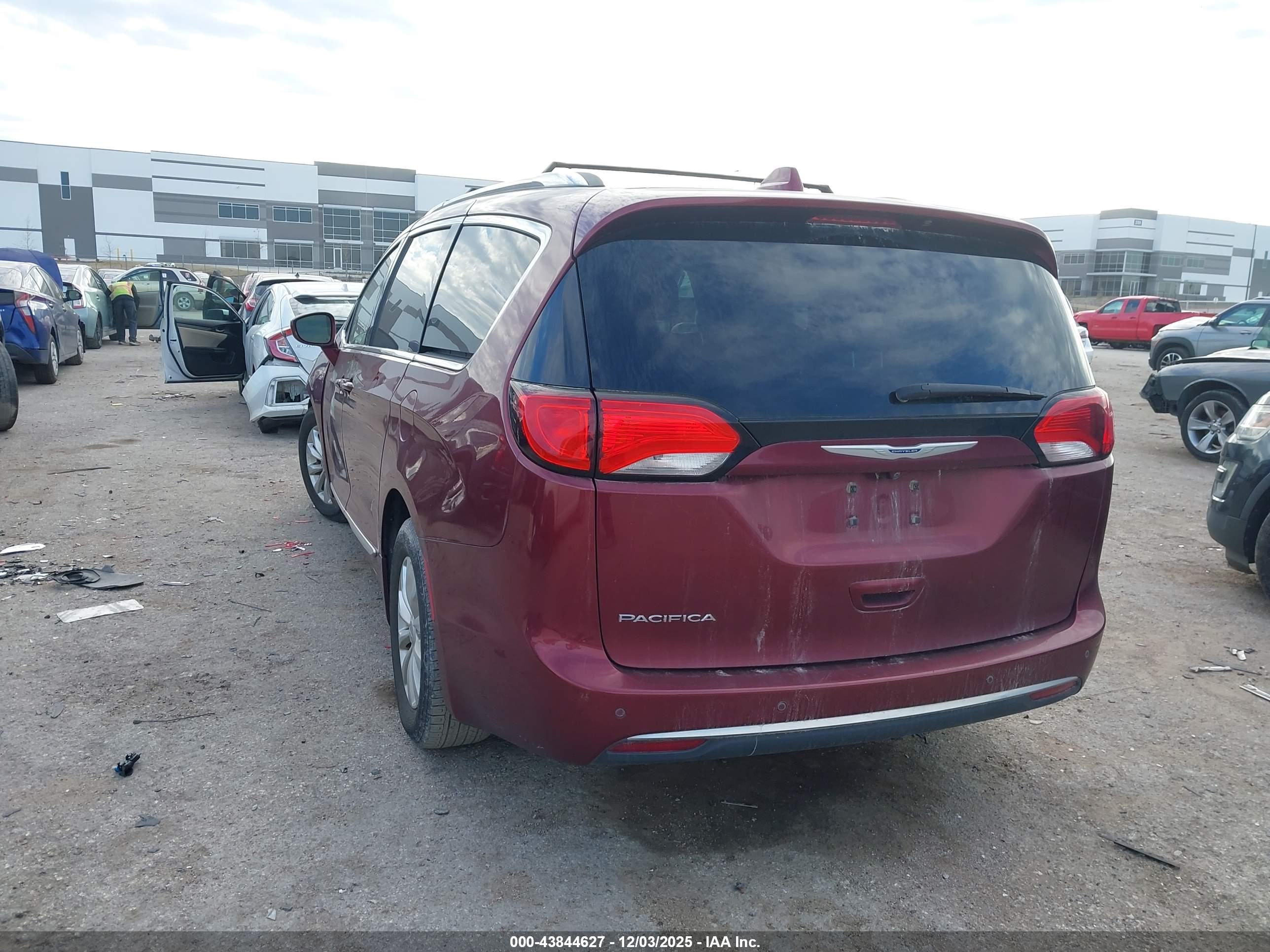 CHRYSLER PACIFICA image 3