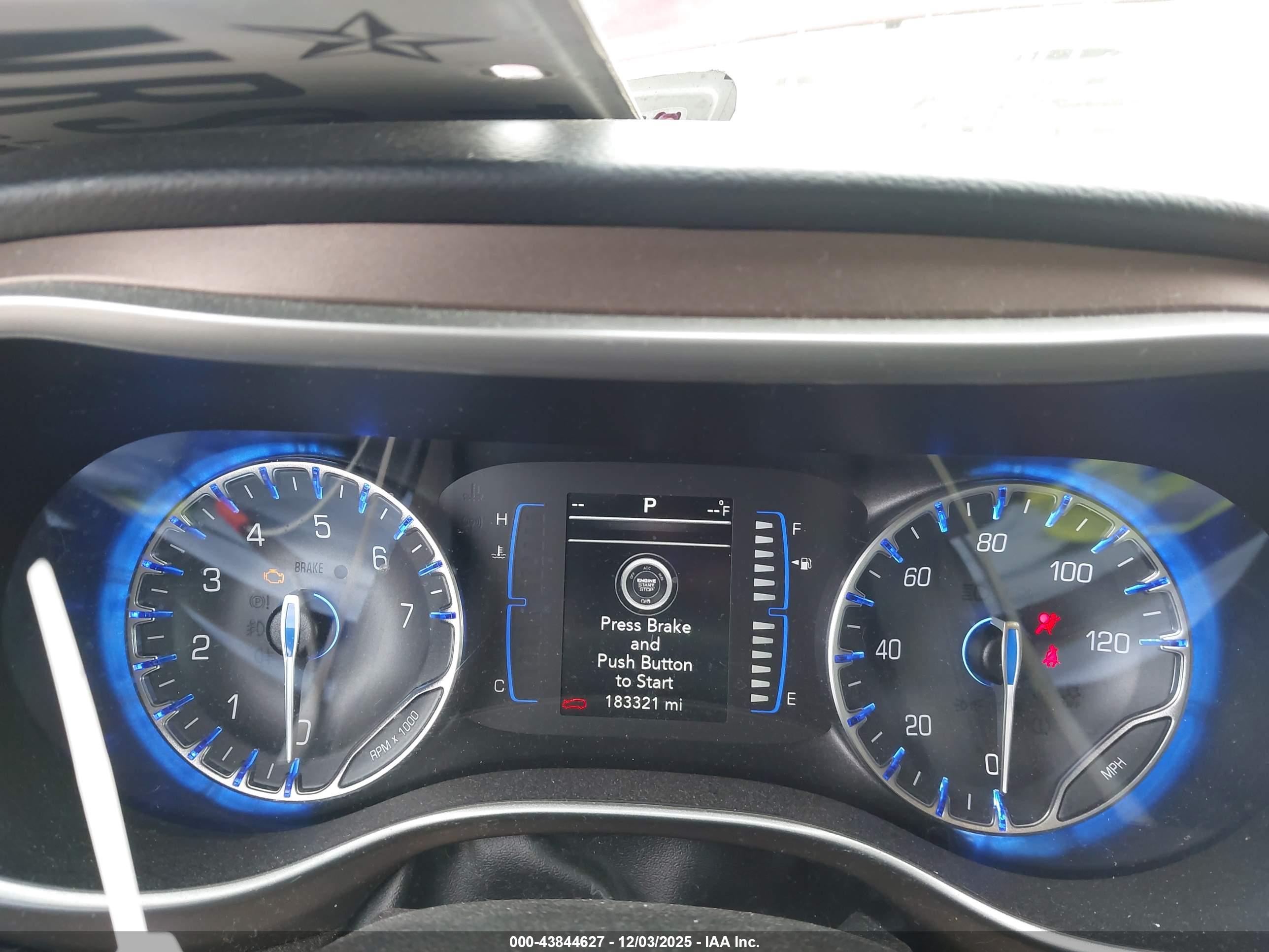 CHRYSLER PACIFICA image 7