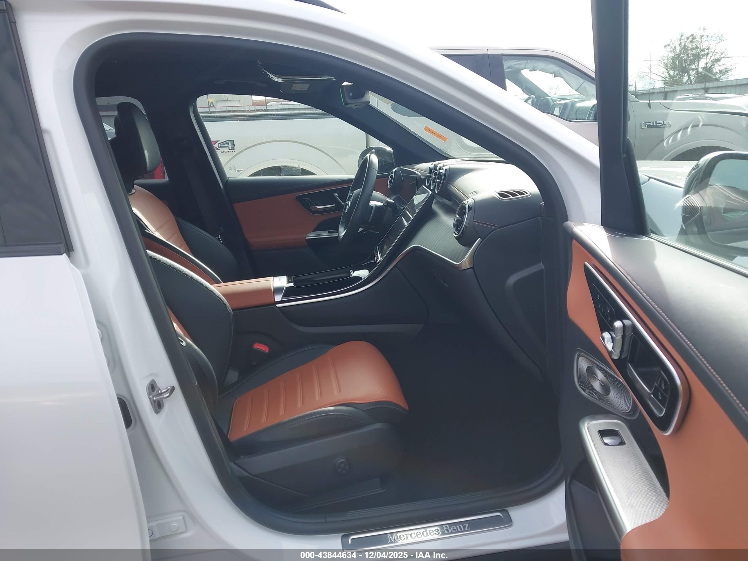 MERCEDES-BENZ GLC image 5