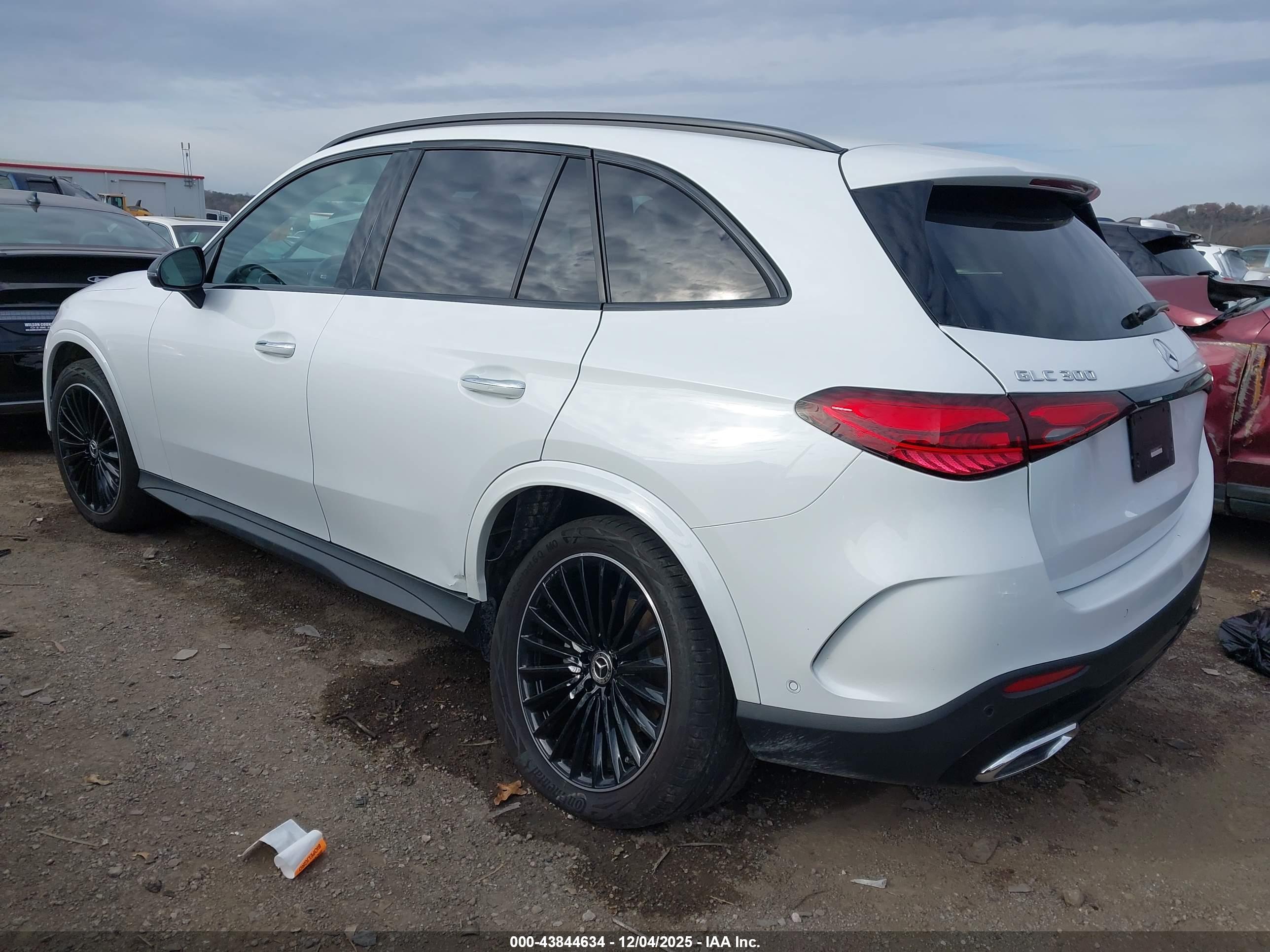 MERCEDES-BENZ GLC image 6