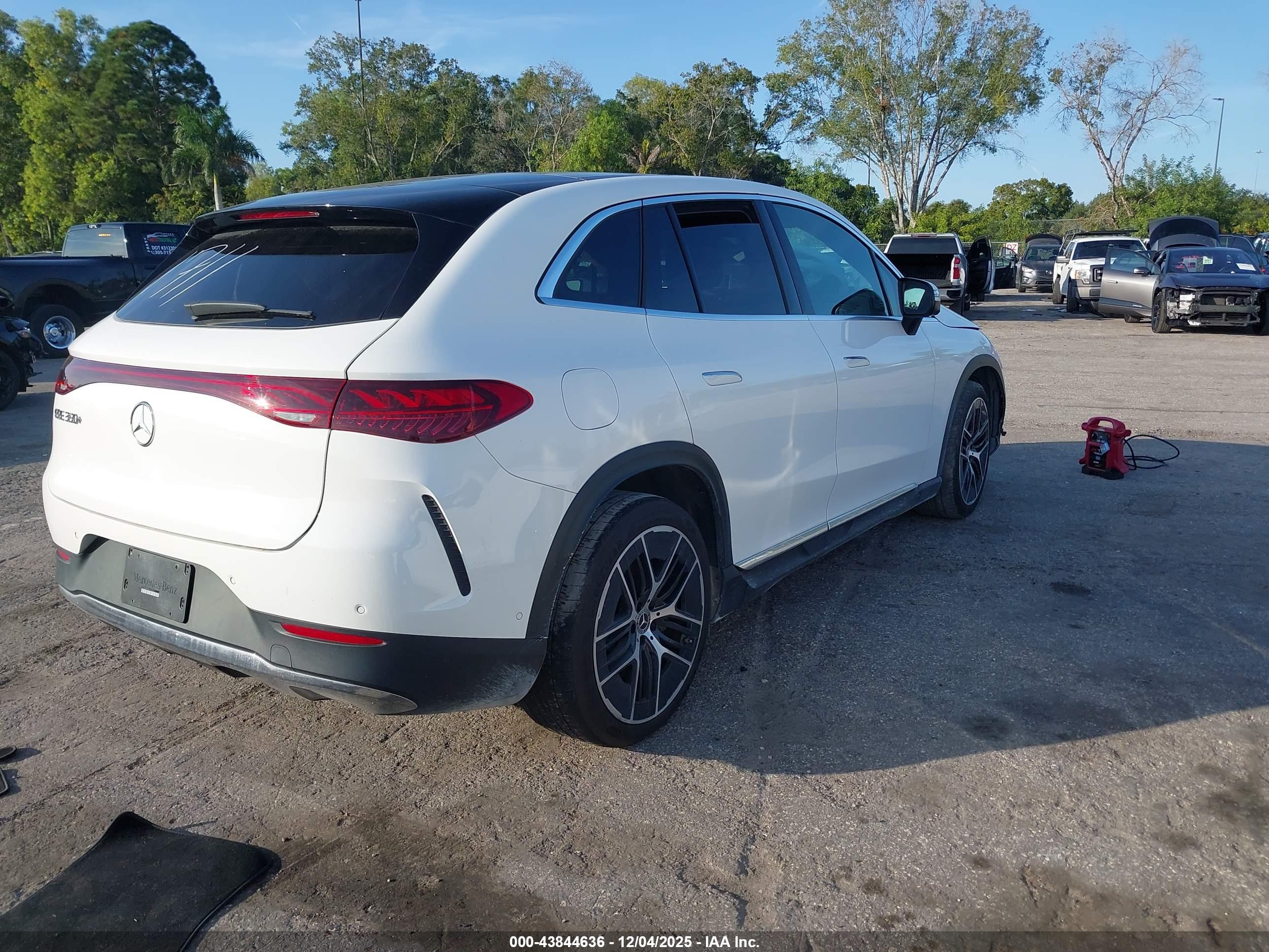 MERCEDES-BENZ EQE image 4