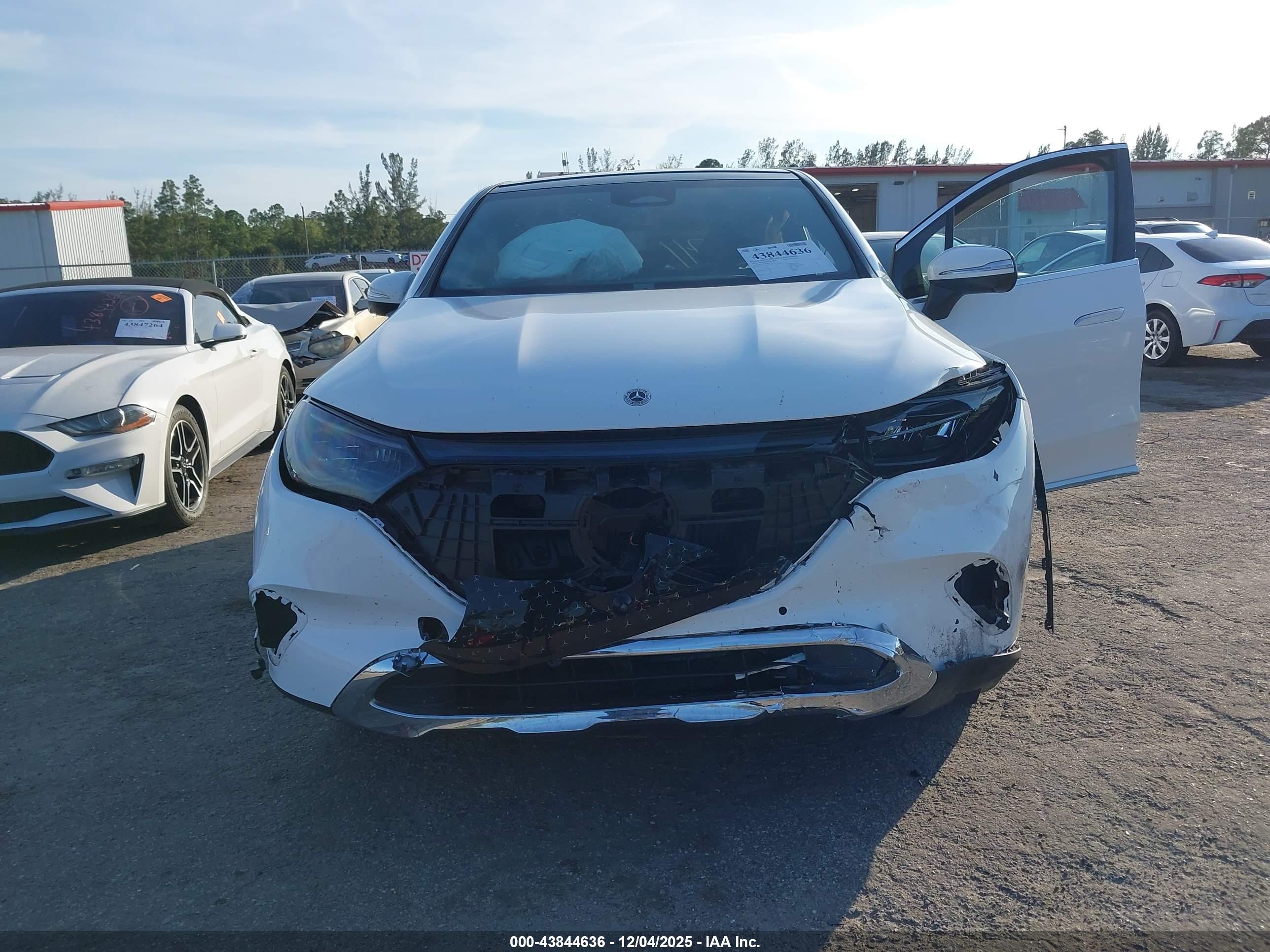 MERCEDES-BENZ EQE image 6