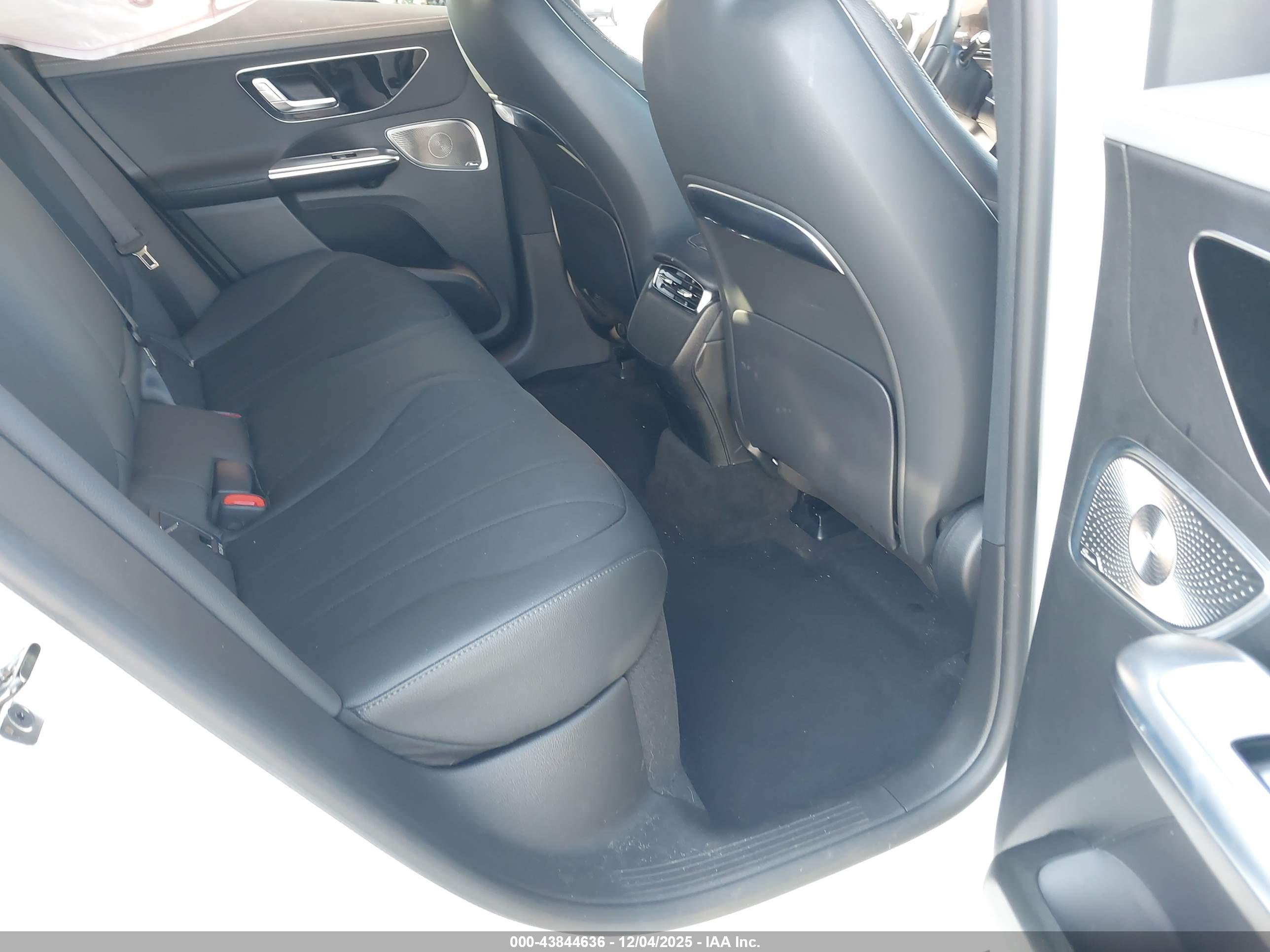 MERCEDES-BENZ EQE image 8