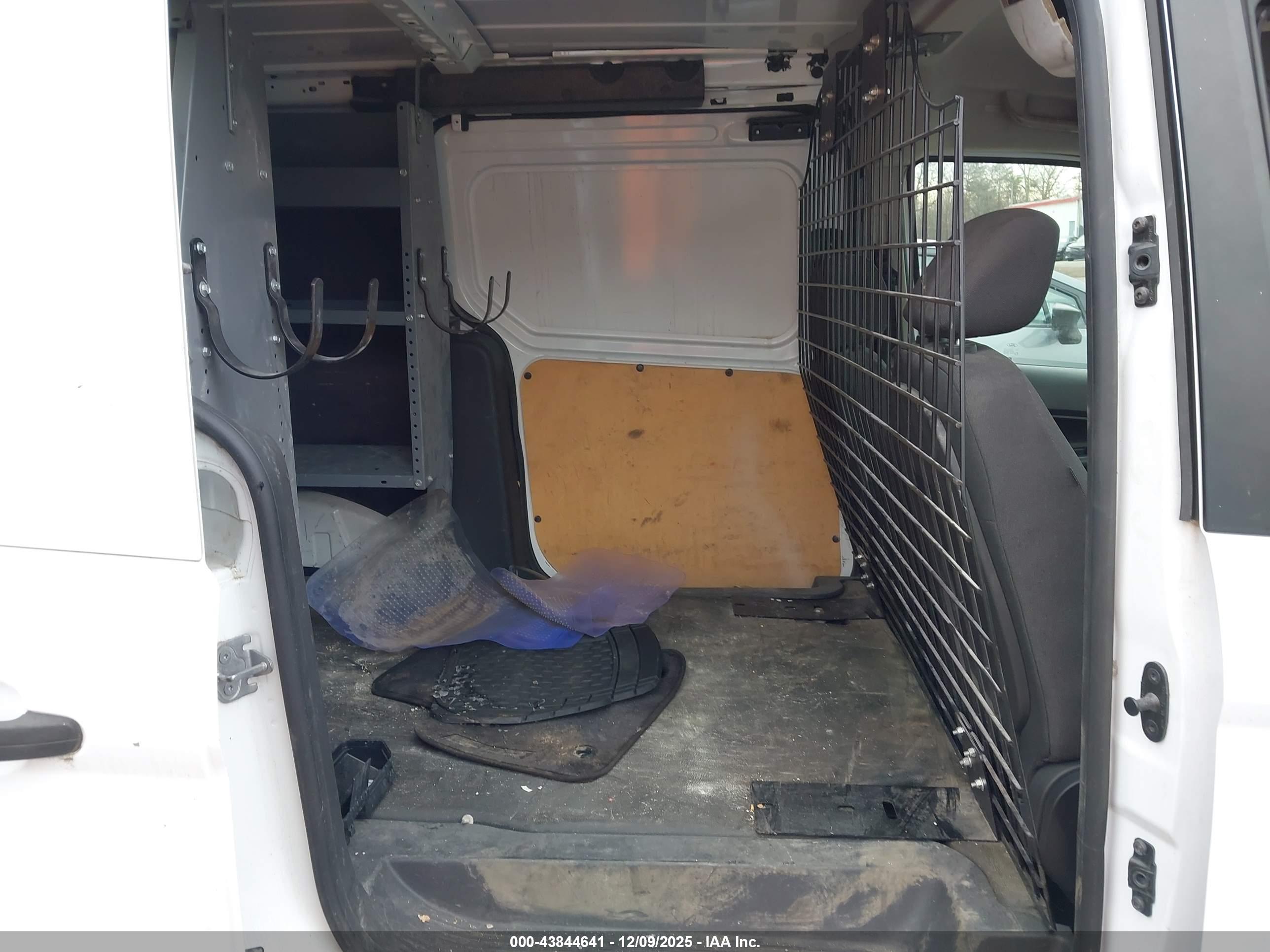FORD TRANSIT image 8