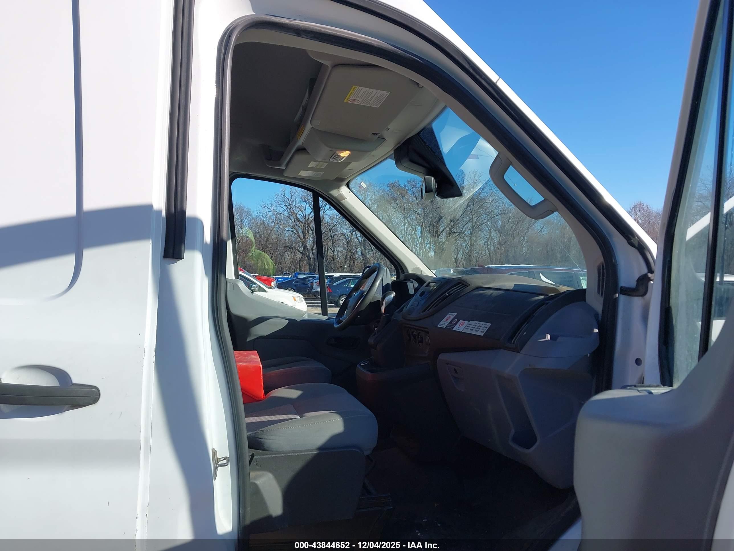 FORD TRANSIT-350 image 5