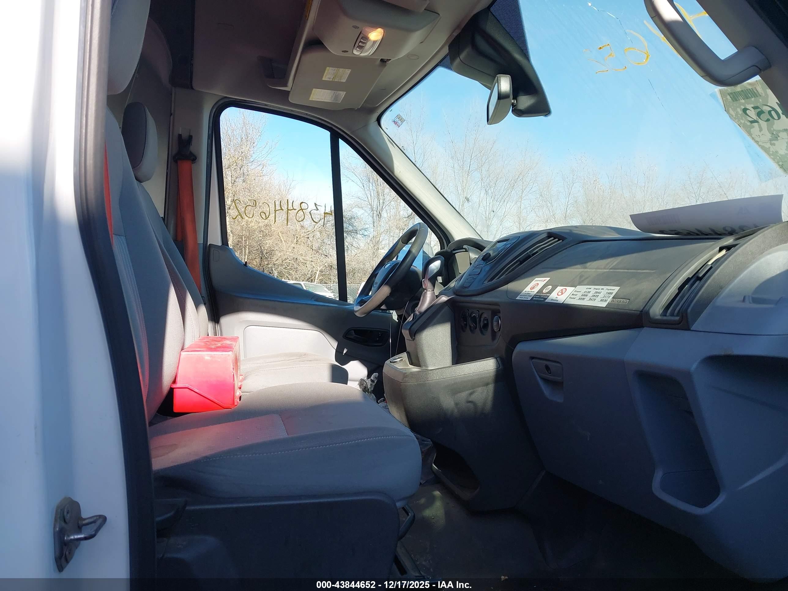 FORD TRANSIT-350 image 8