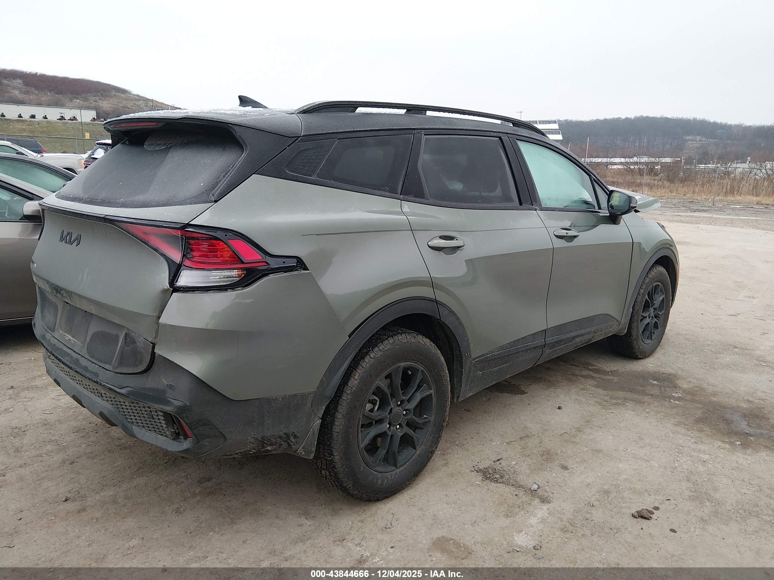 KIA SPORTAGE image 4