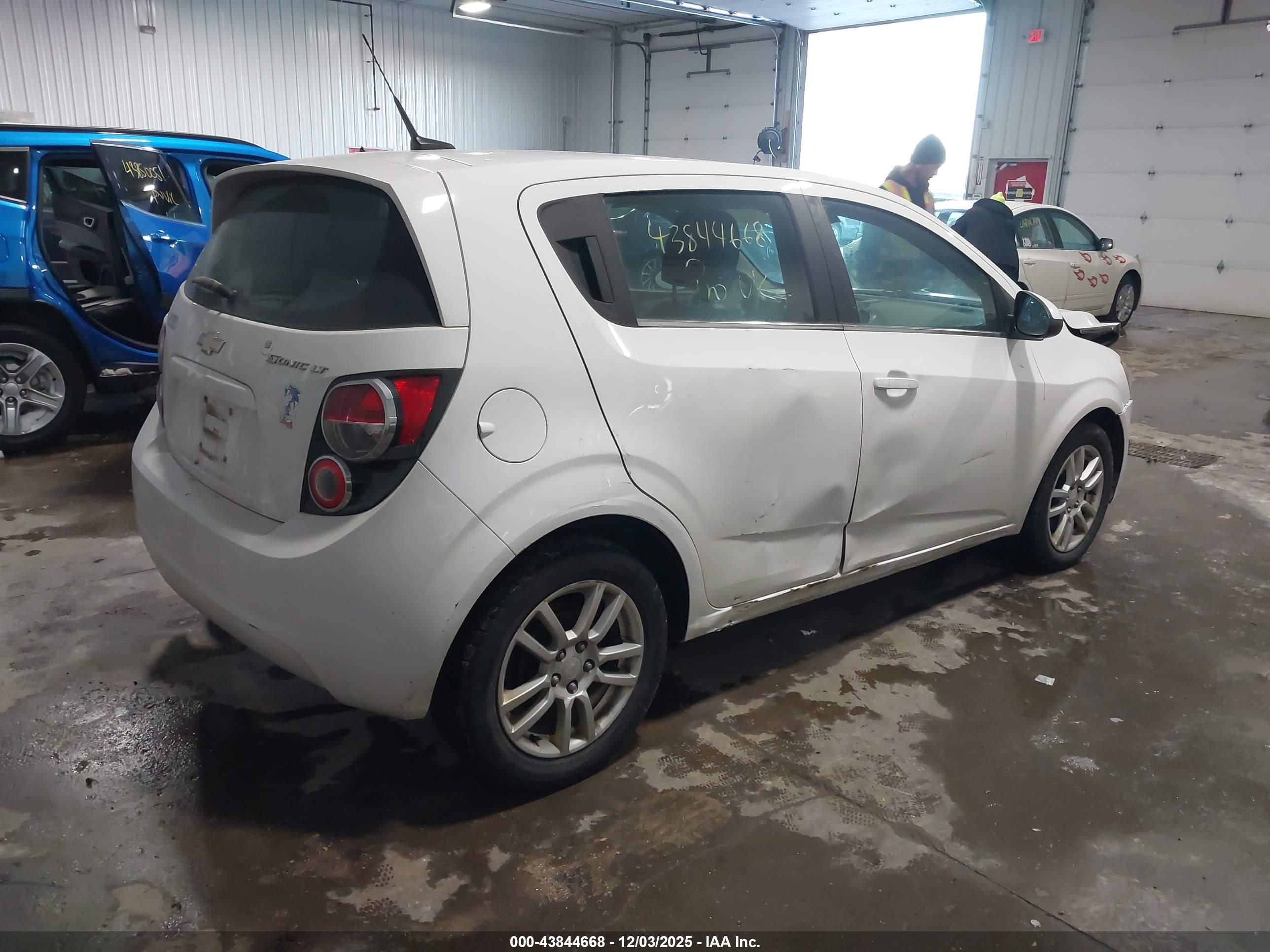 CHEVROLET SONIC image 4