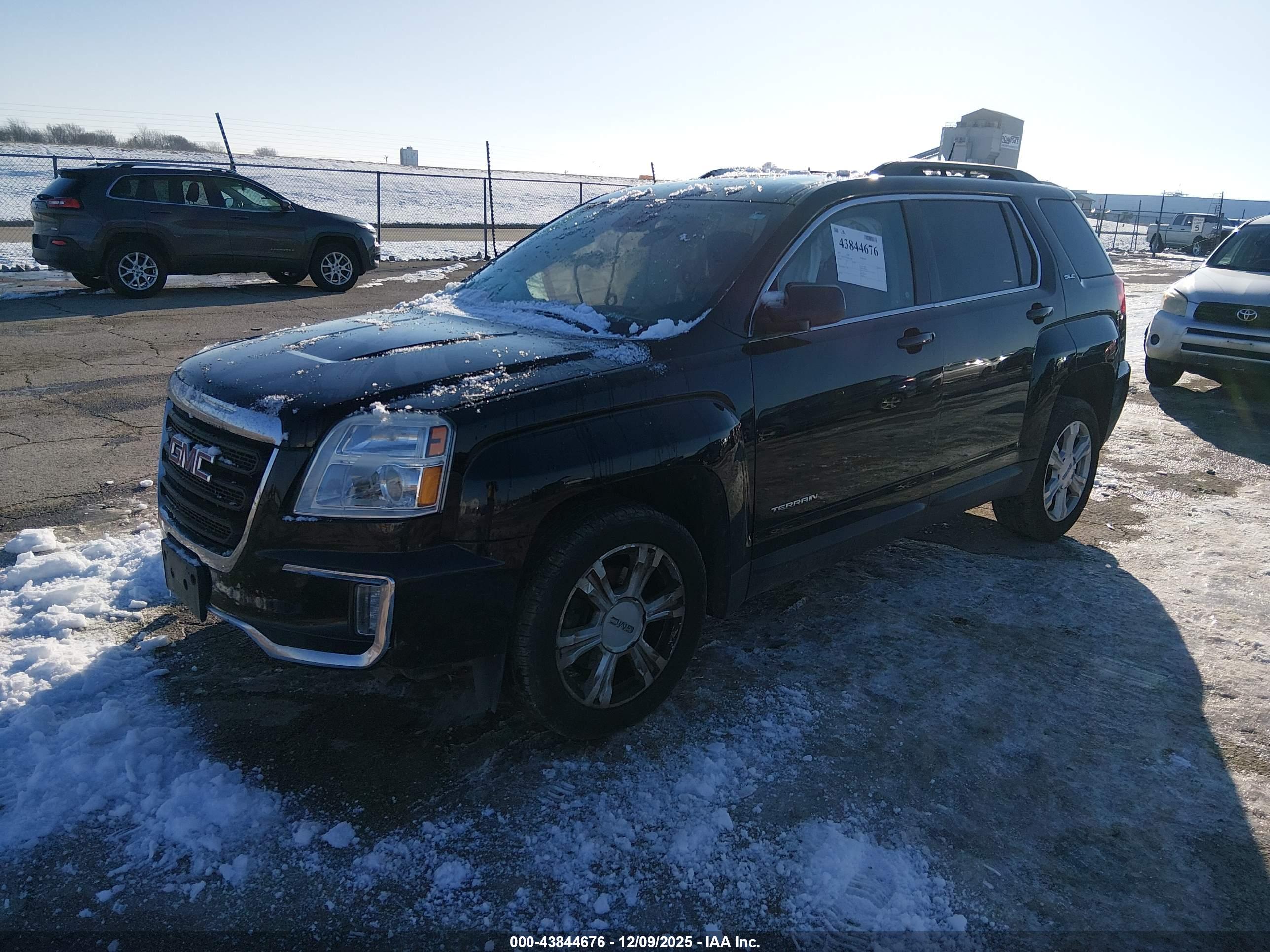 GMC TERRAIN image 2