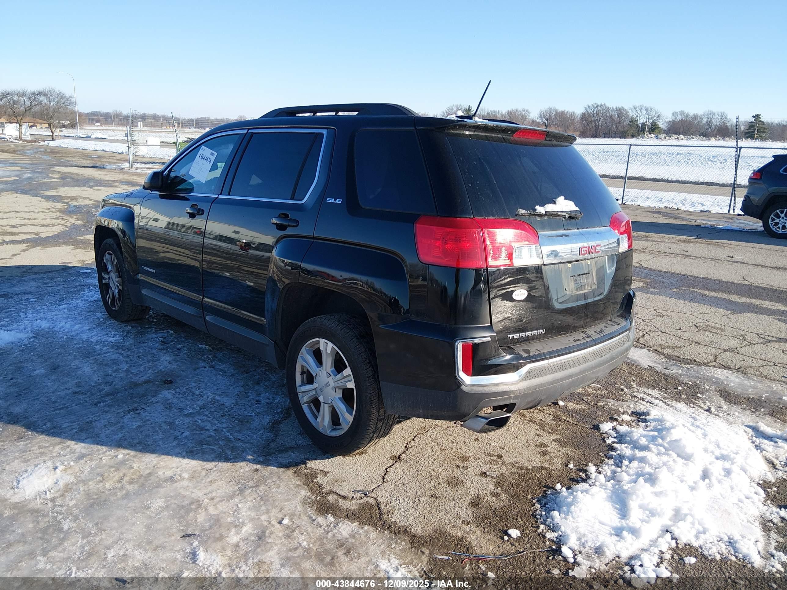 GMC TERRAIN image 3