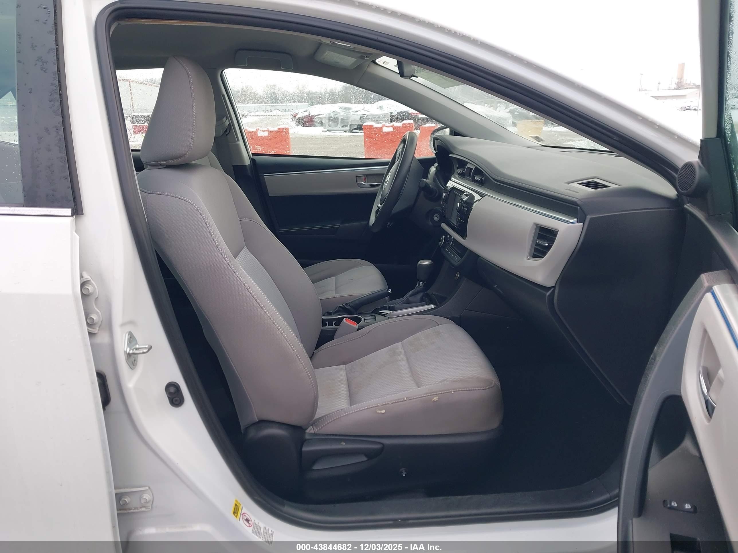TOYOTA COROLLA image 5