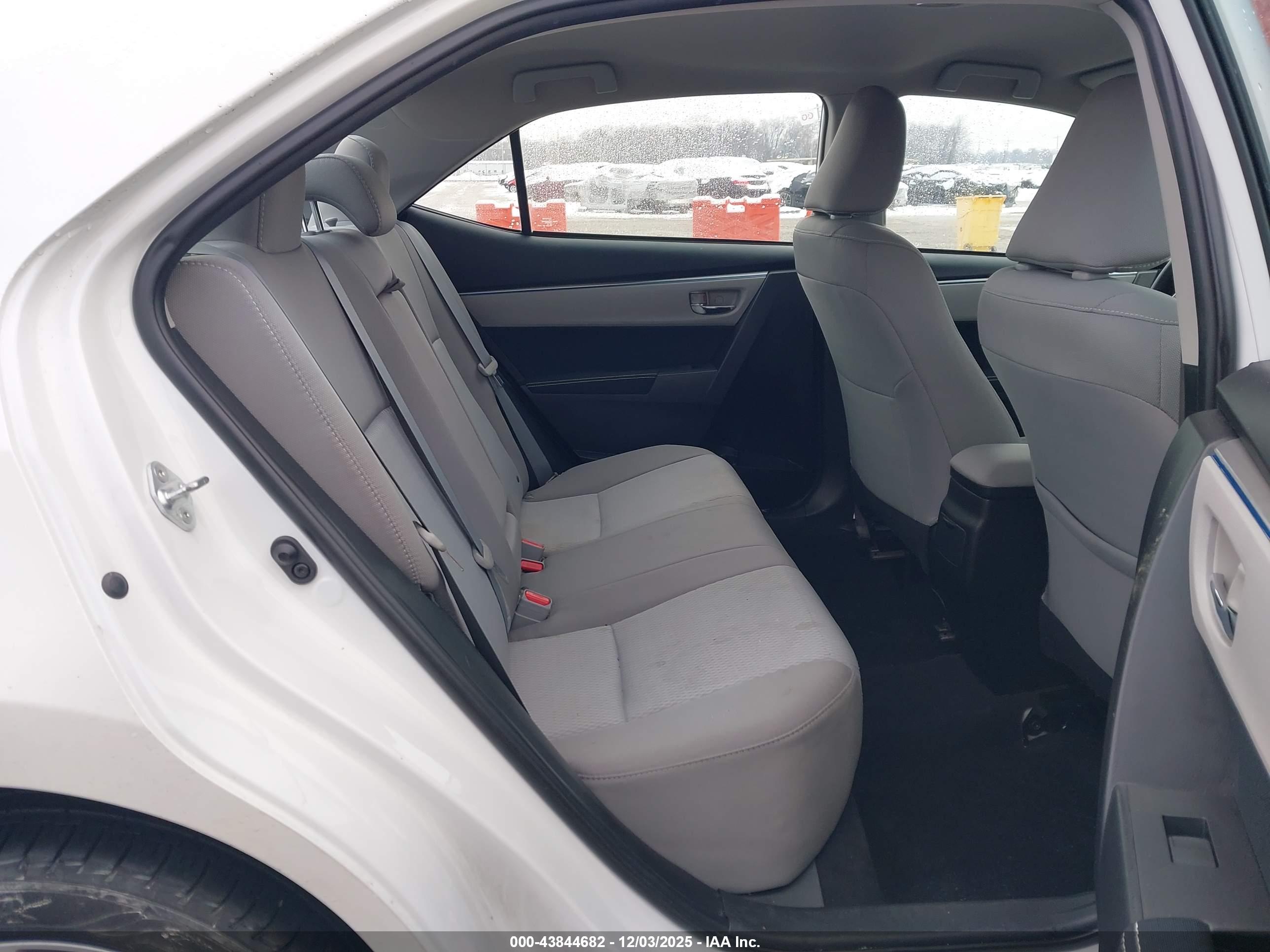 TOYOTA COROLLA image 8