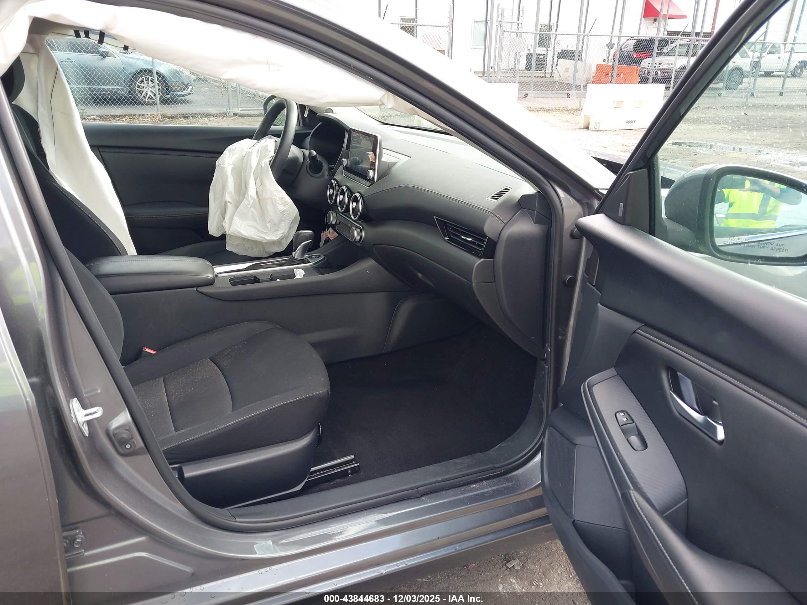 NISSAN SENTRA image 5