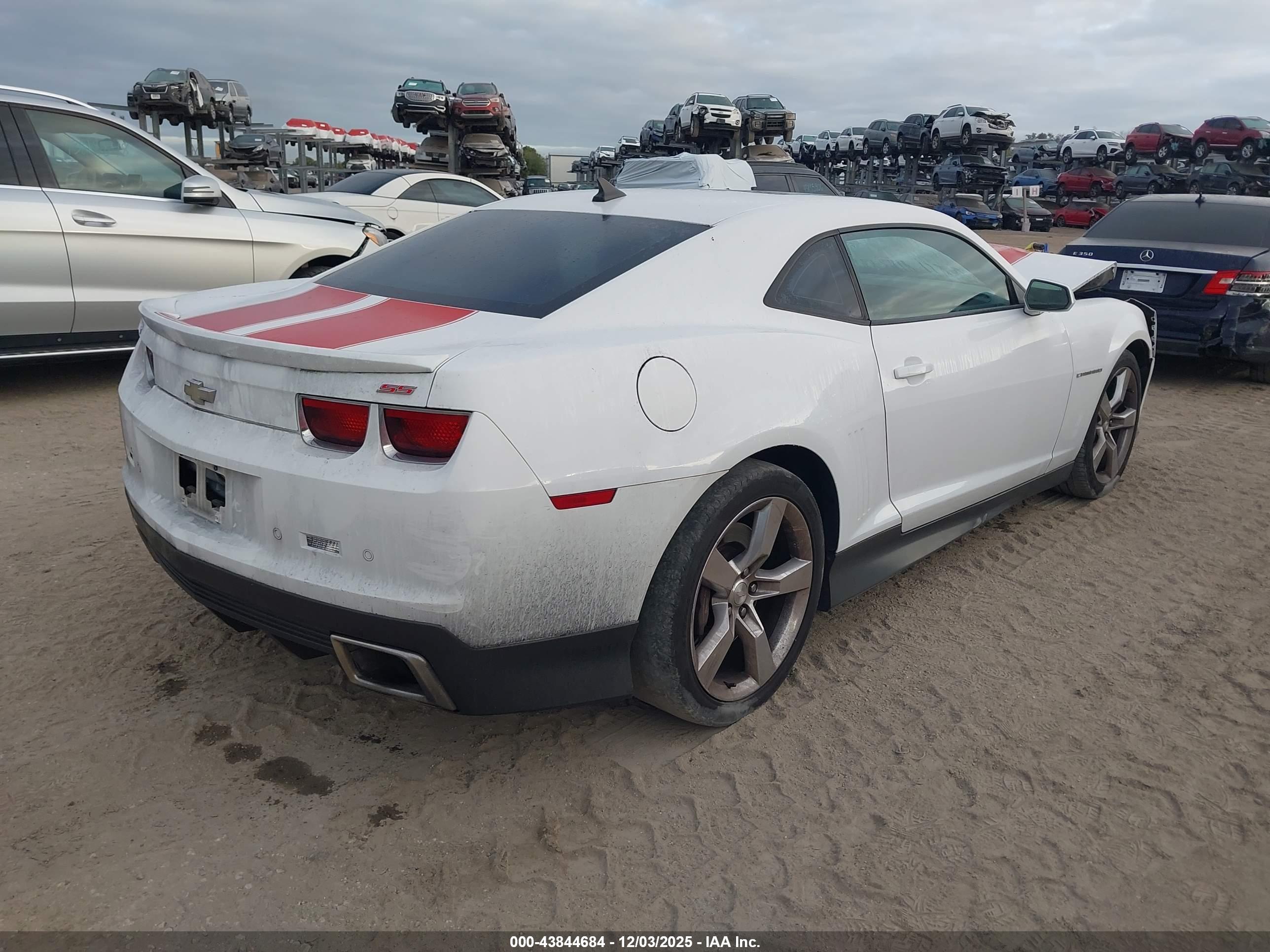 CHEVROLET CAMARO image 4
