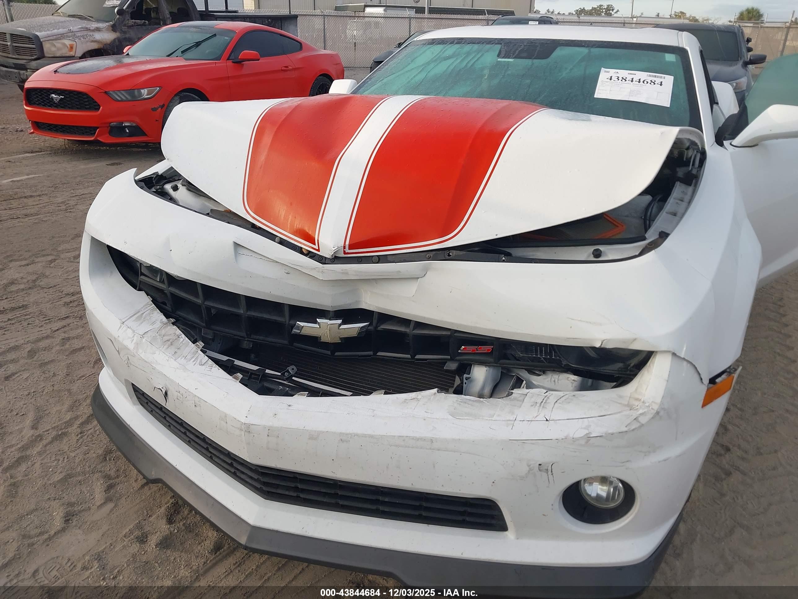 CHEVROLET CAMARO image 6