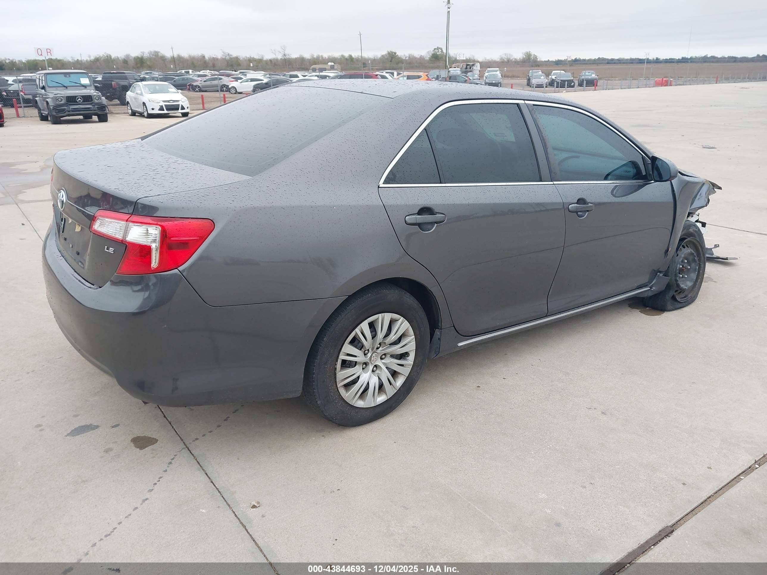 TOYOTA CAMRY image 4