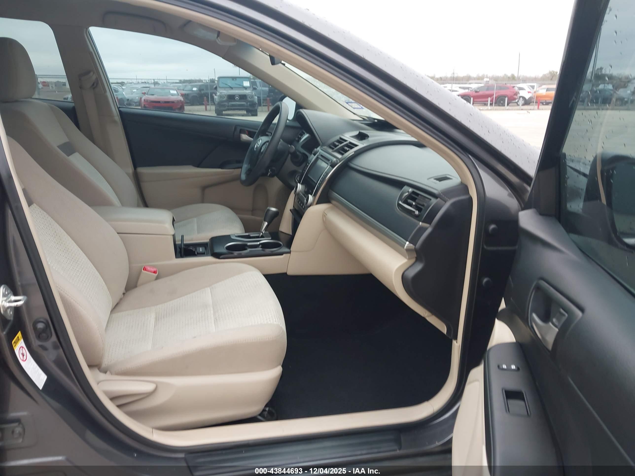 TOYOTA CAMRY image 5