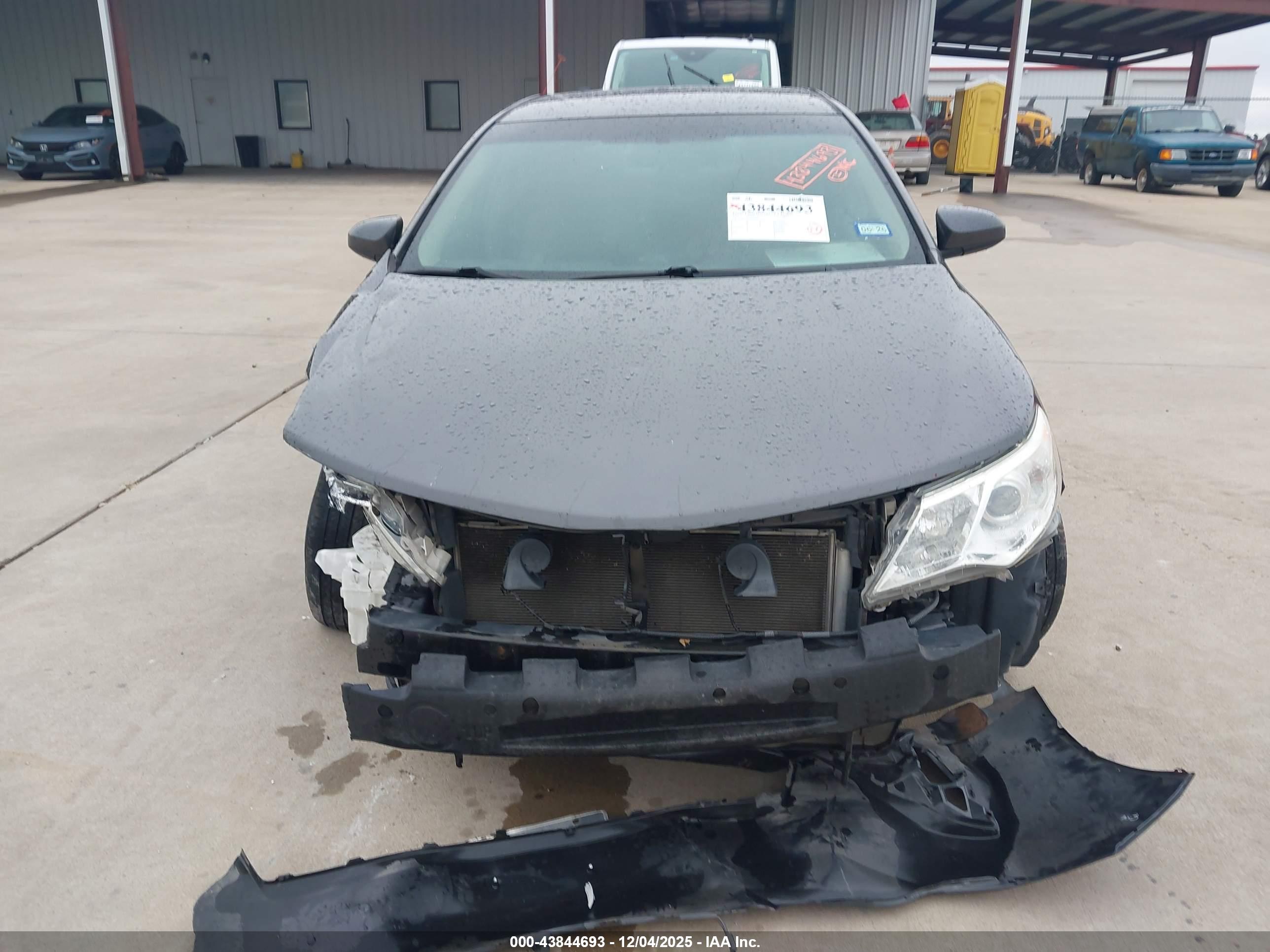 TOYOTA CAMRY image 6