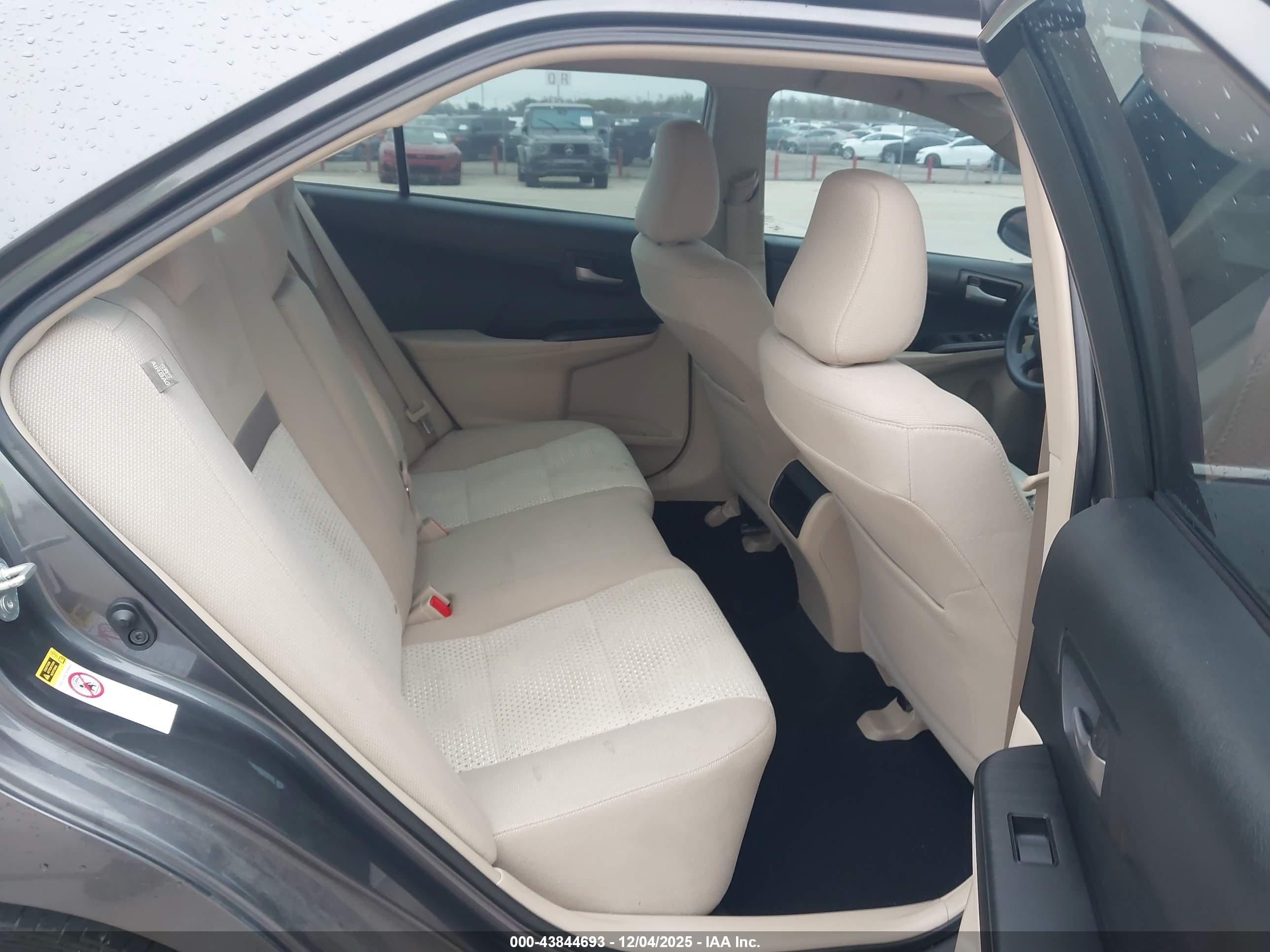 TOYOTA CAMRY image 8