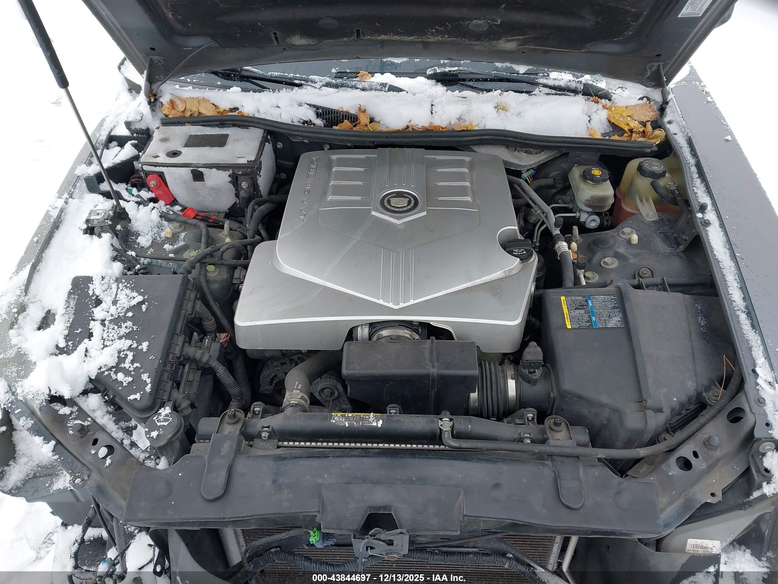 CADILLAC CTS image 10