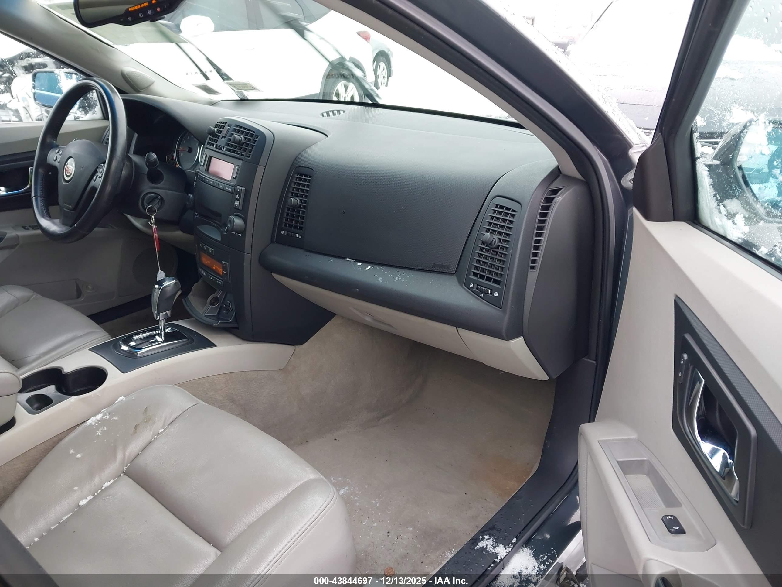 CADILLAC CTS image 5