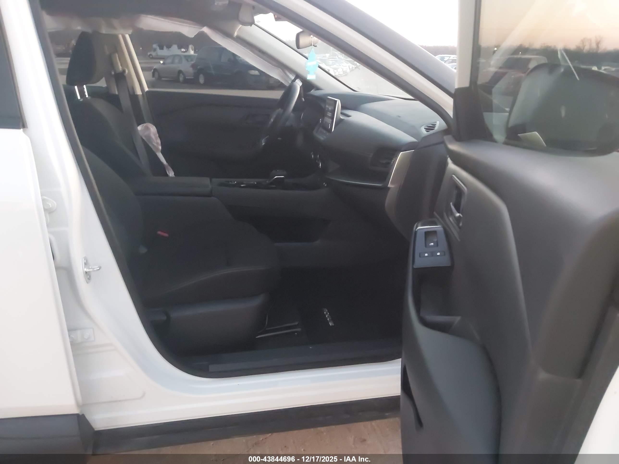 NISSAN ROGUE image 5