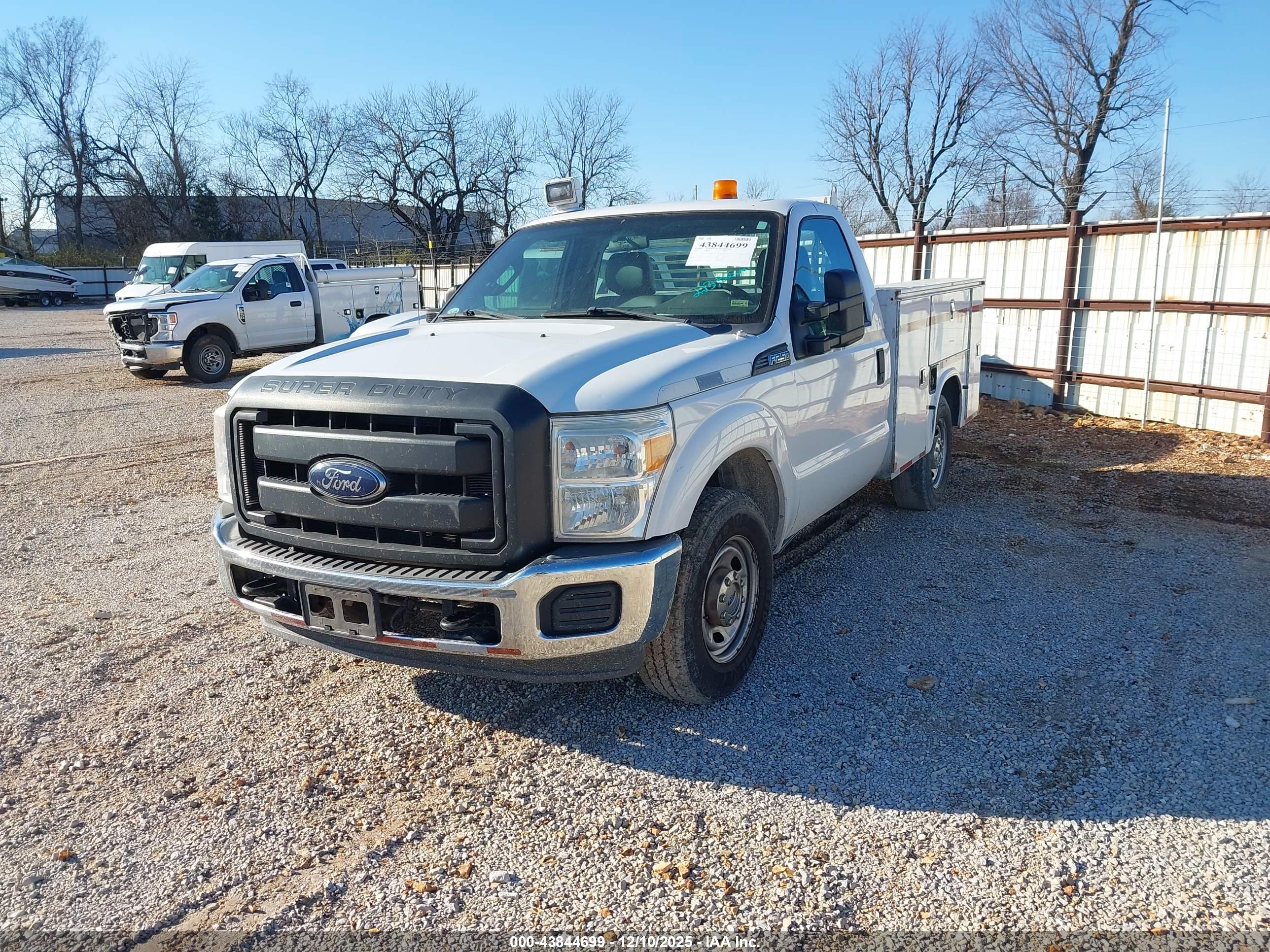FORD F-250 image 2