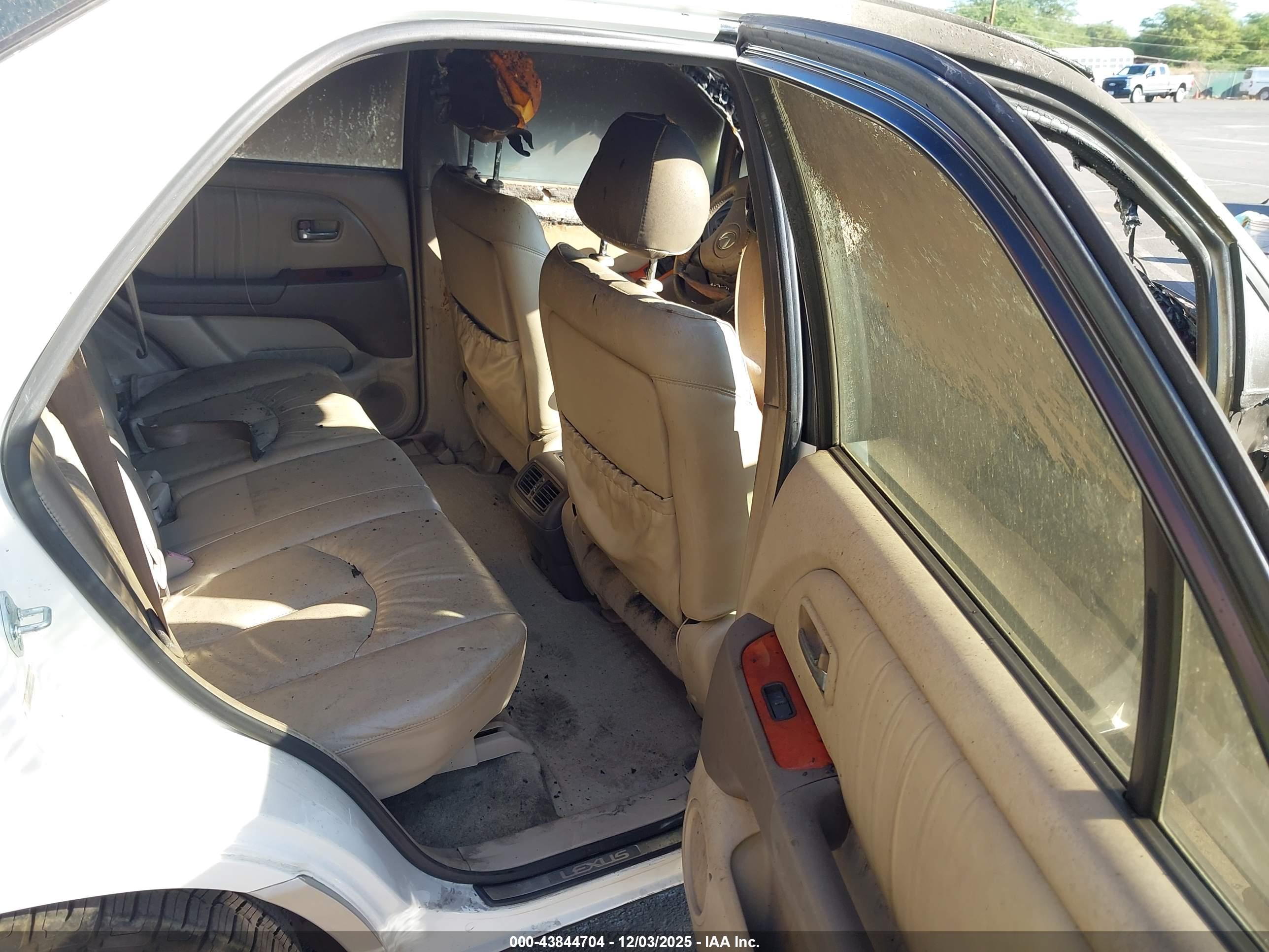 LEXUS RX image 8