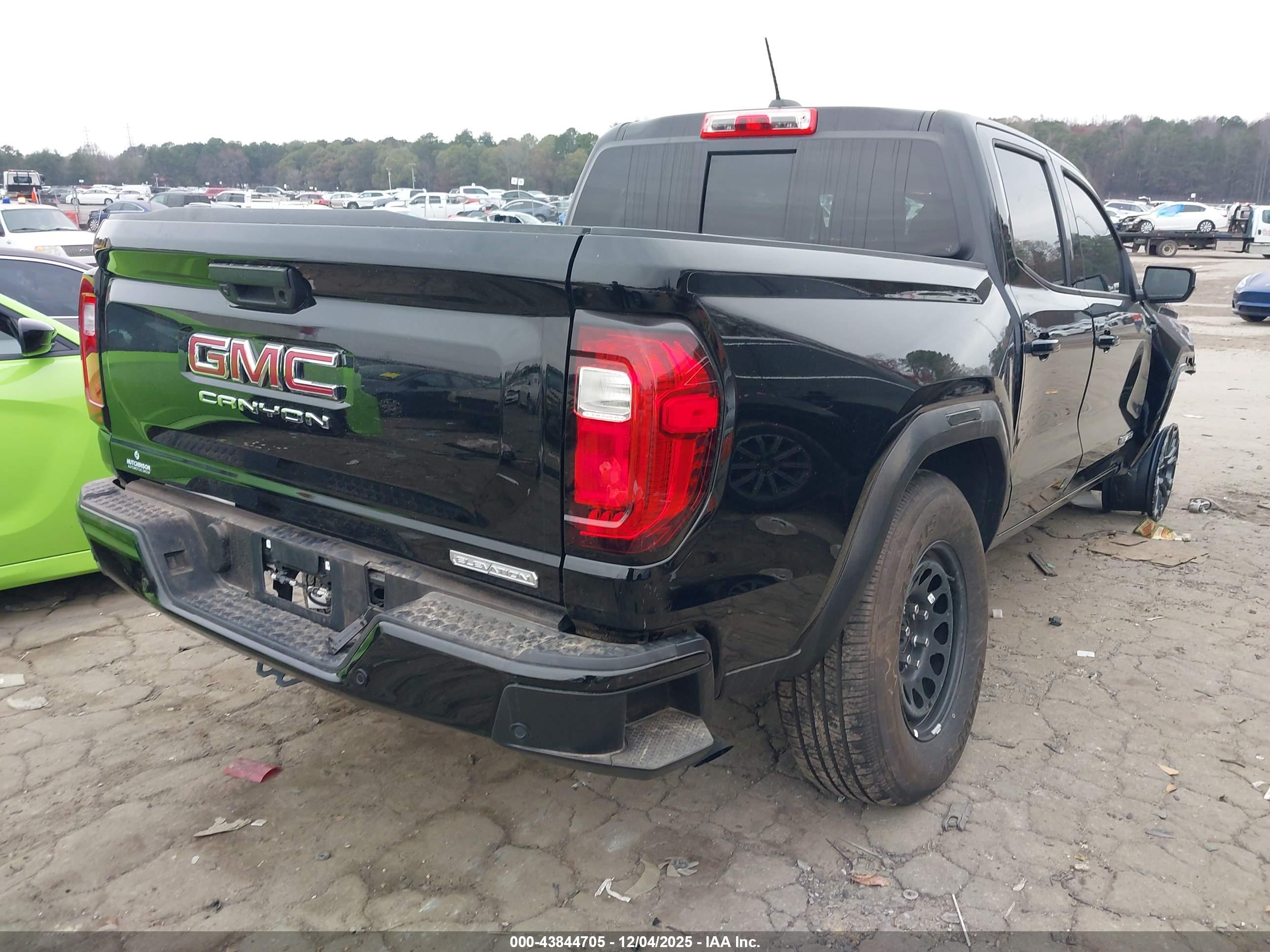 GMC CANYON image 4